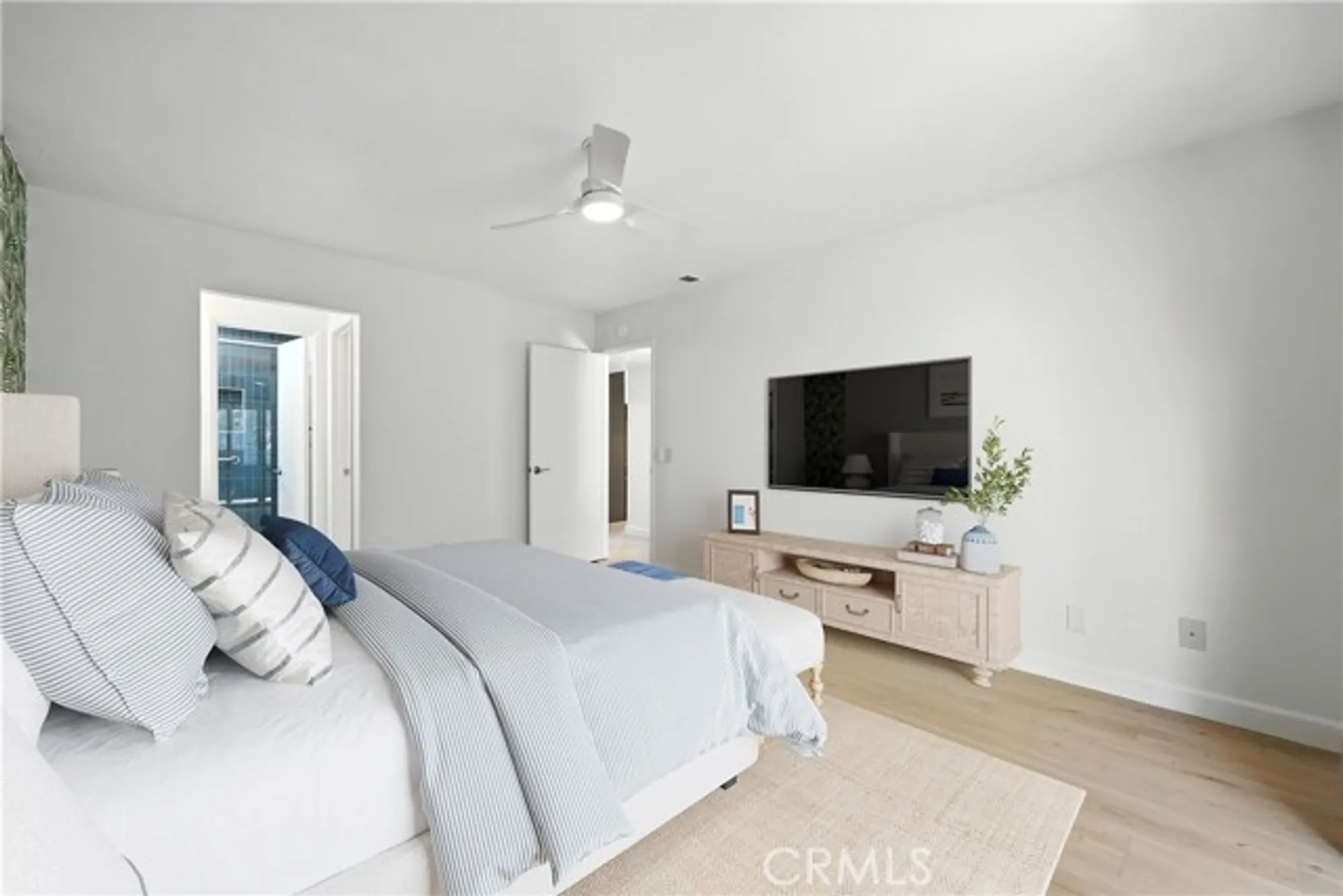 Property Slideshow image 12 of 19 | 3935 san ramon dr, Oceanside, CA, 92057