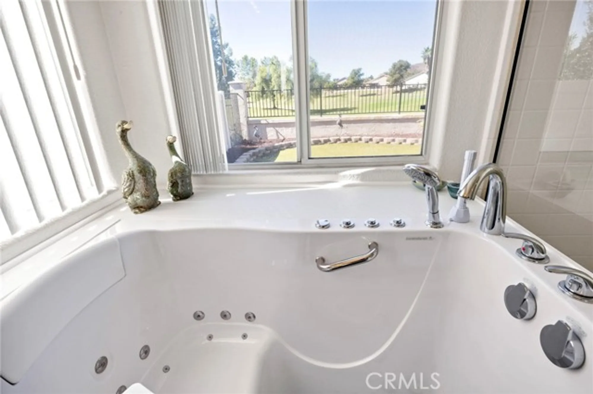 Property Slideshow image 21 of 42 | 29243 hidden lake dr, Menifee, CA, 92584