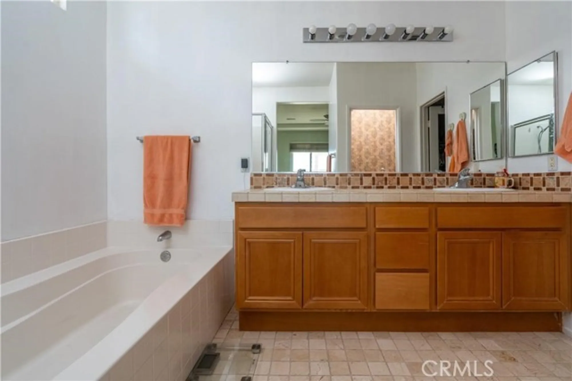 Property Slideshow image 19 of 36 | 28433 oasis view cir, Menifee, CA, 92584