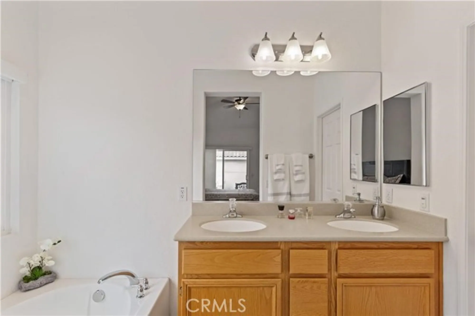 Property Slideshow image 18 of 32 | 7466 via real ln, Yucca Valley, CA, 92284