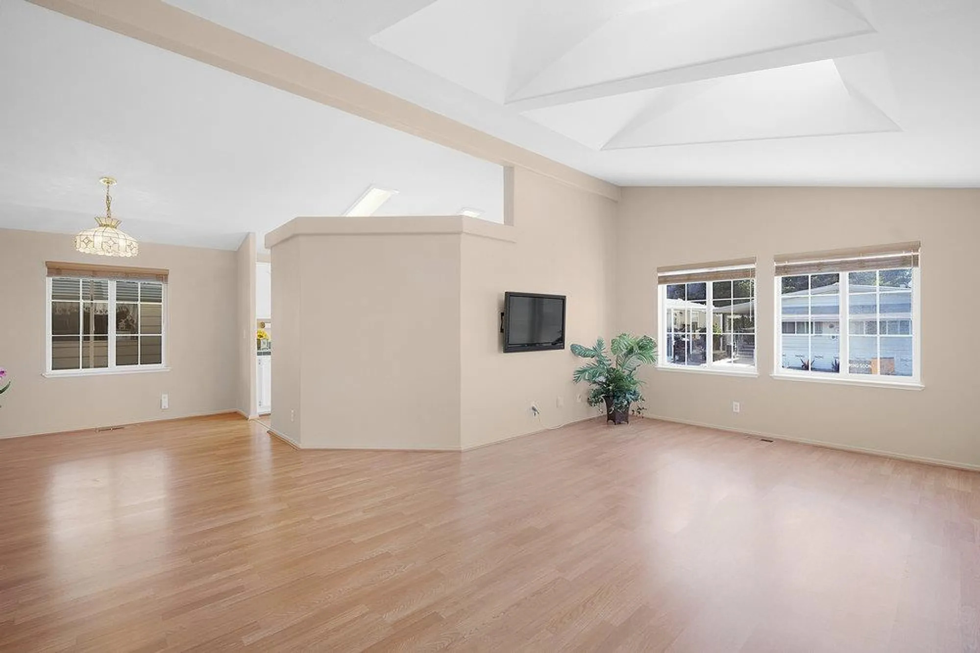 Property Slideshow image 5 of 31 | 97 melody ln # 97, Morgan Hill, CA, 95037