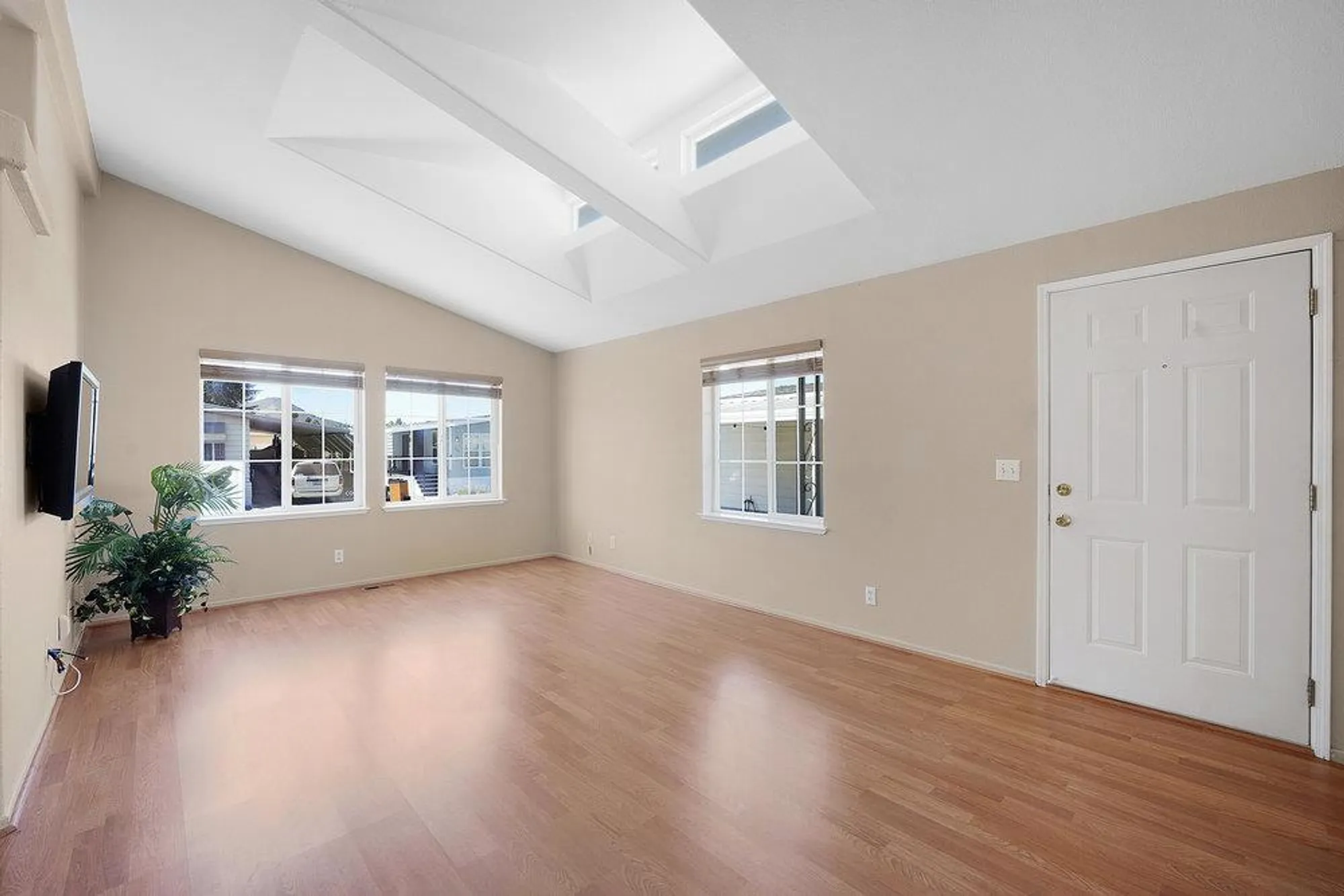 Property Slideshow image 6 of 31 | 97 melody ln # 97, Morgan Hill, CA, 95037