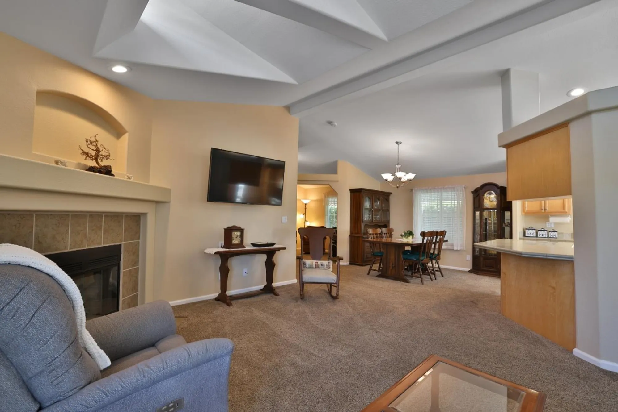 Property Slideshow image 5 of 35 | 42 dewey cir # 42, Morgan Hill, CA, 95037