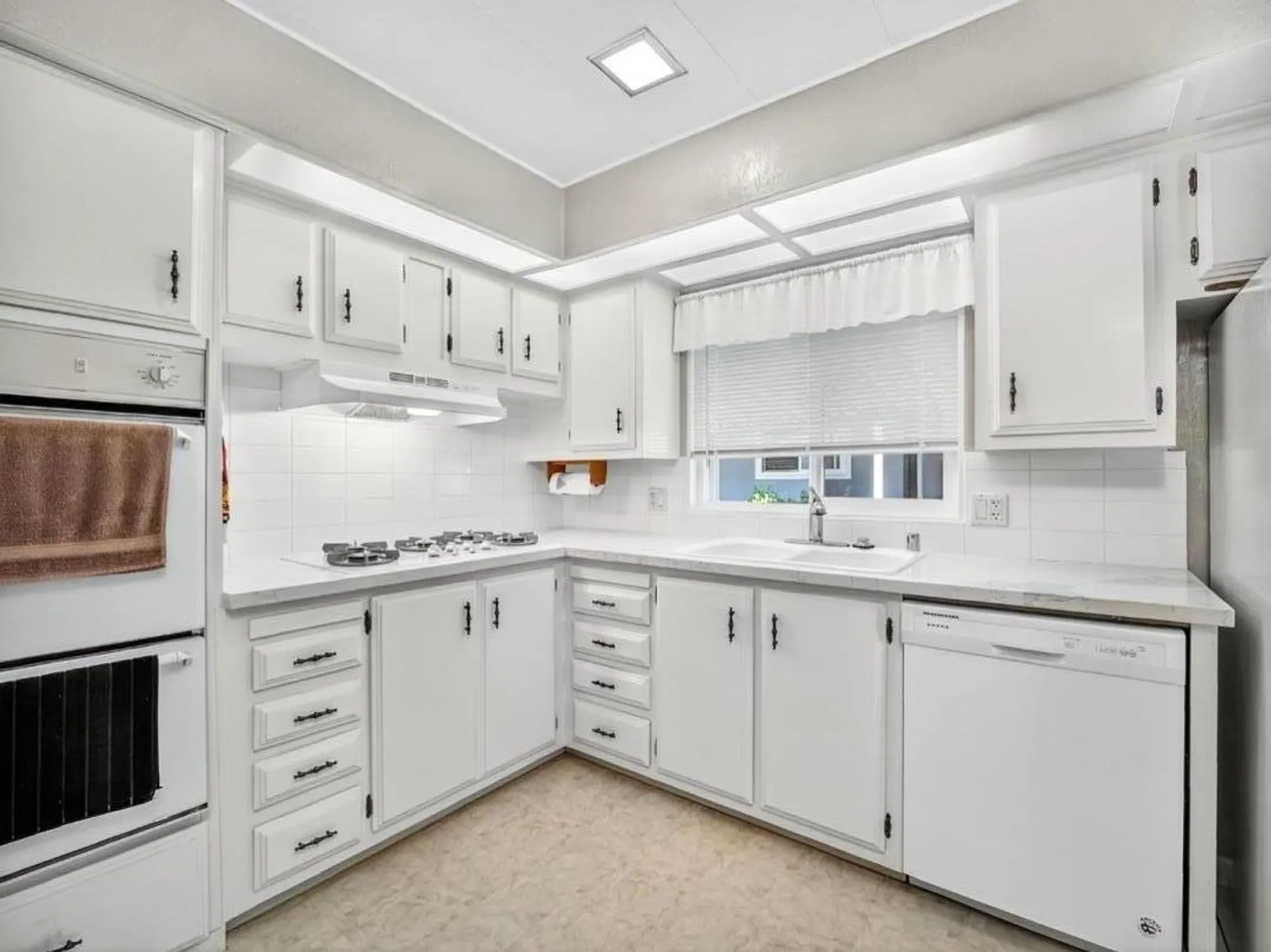 Property Slideshow image 7 of 35 | 136 vinewood ln # 136, Morgan Hill, CA, 95037