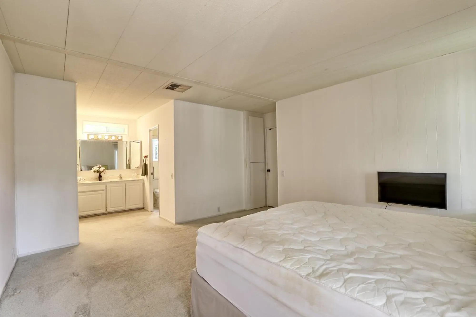 Property Slideshow image 11 of 28 | 56 creekside dr # 56, Morgan Hill, CA, 95037