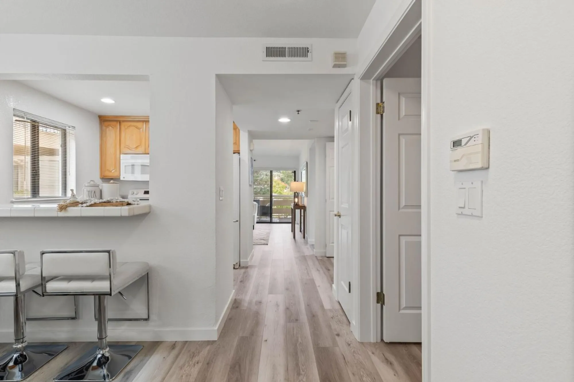 Property Slideshow image 5 of 37 | 576 w parr ave 1, Los Gatos, CA, 95032