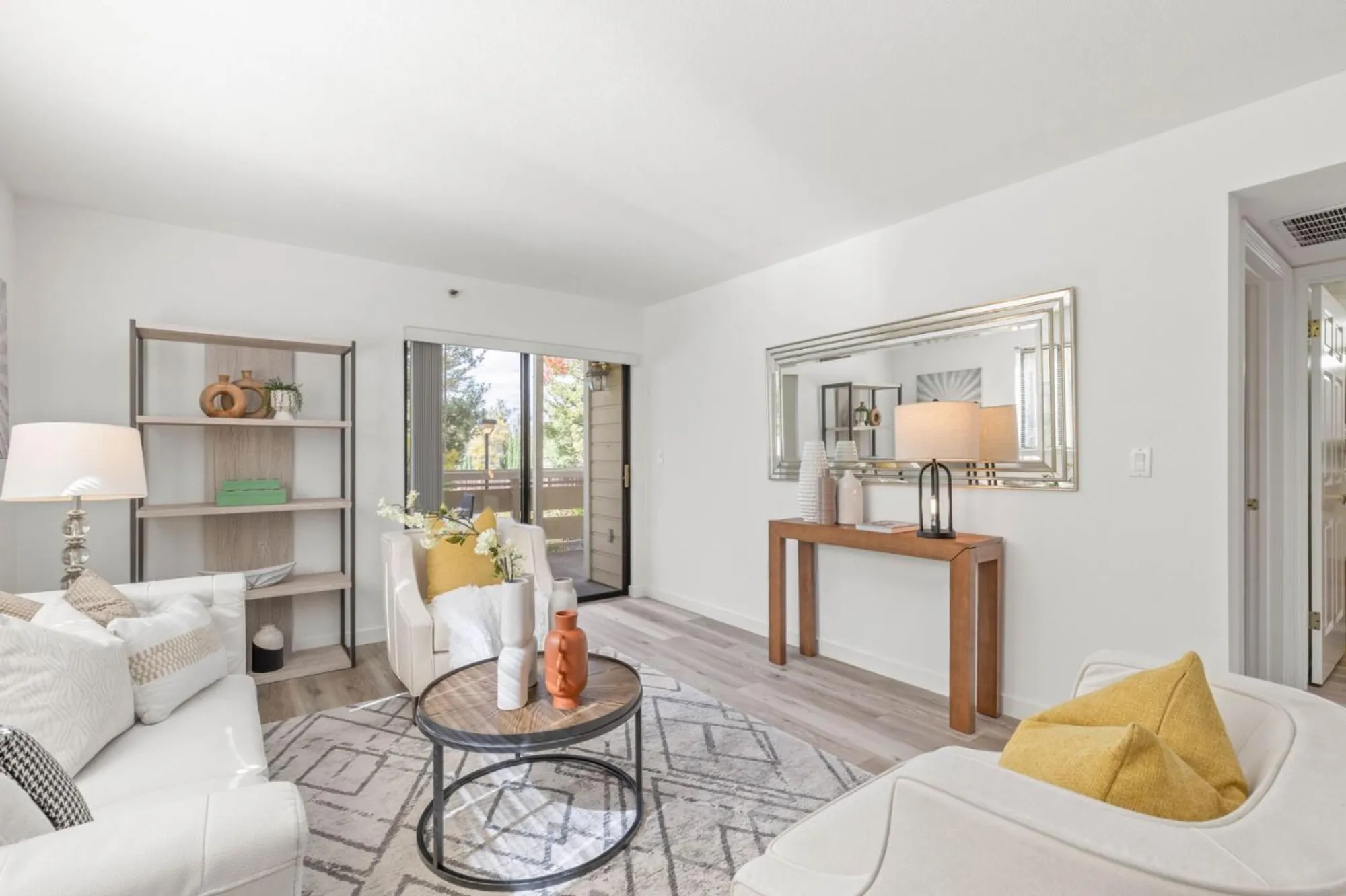 Property Slideshow image 11 of 37 | 576 w parr ave 1, Los Gatos, CA, 95032