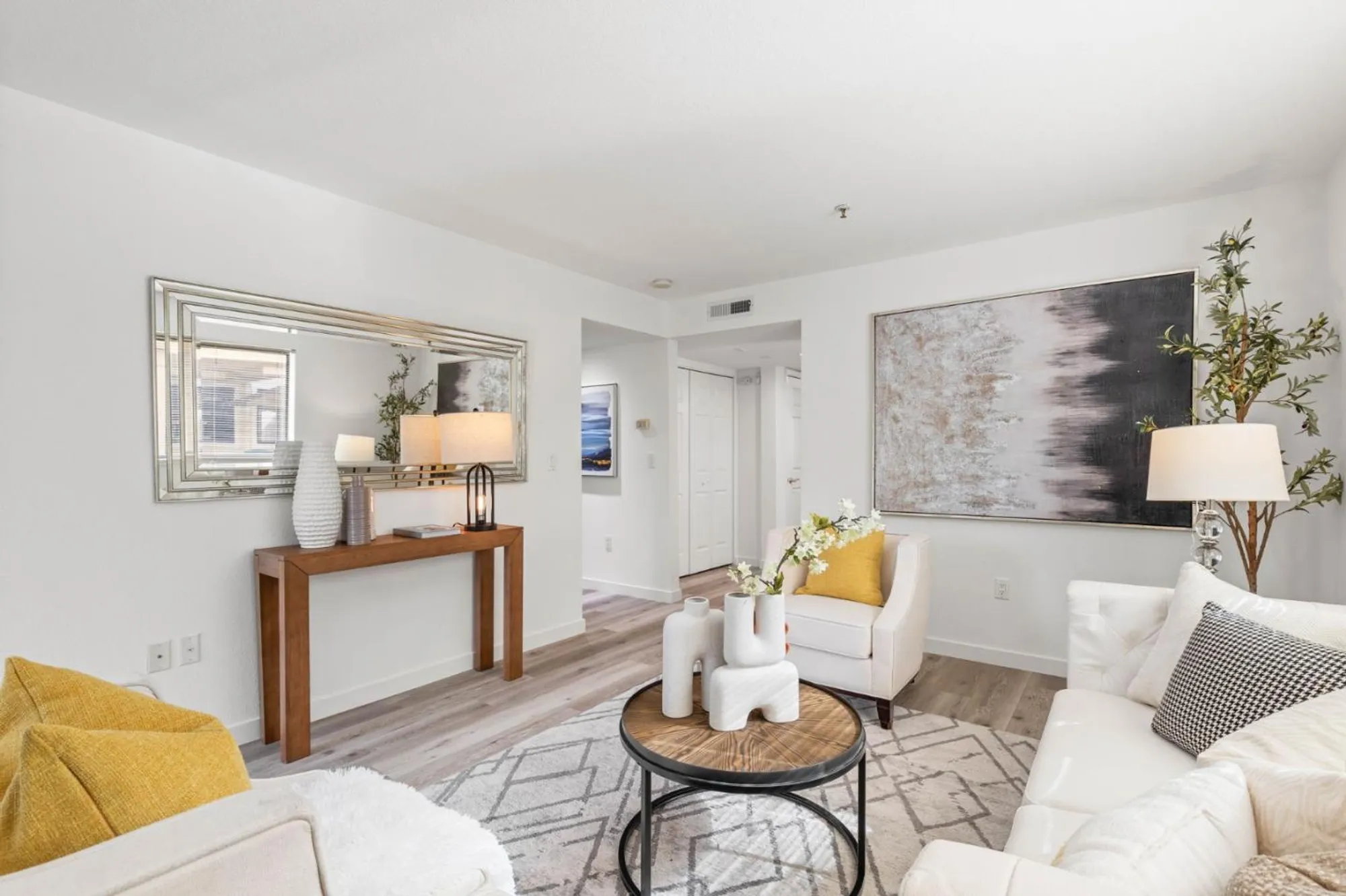 Property Slideshow image 12 of 37 | 576 w parr ave 1, Los Gatos, CA, 95032