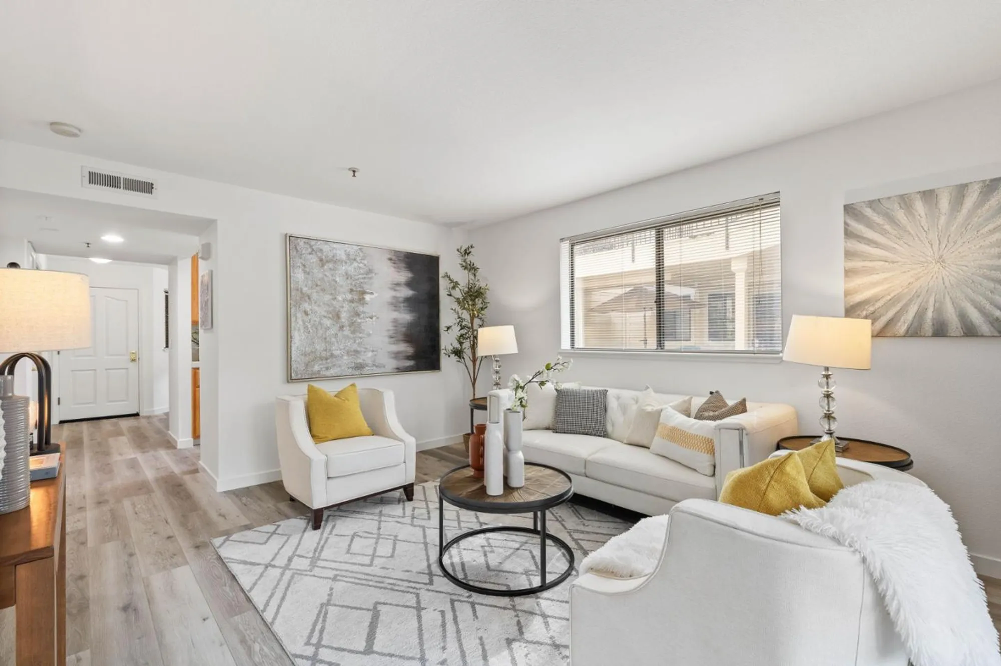 Property Slideshow image 13 of 37 | 576 w parr ave 1, Los Gatos, CA, 95032