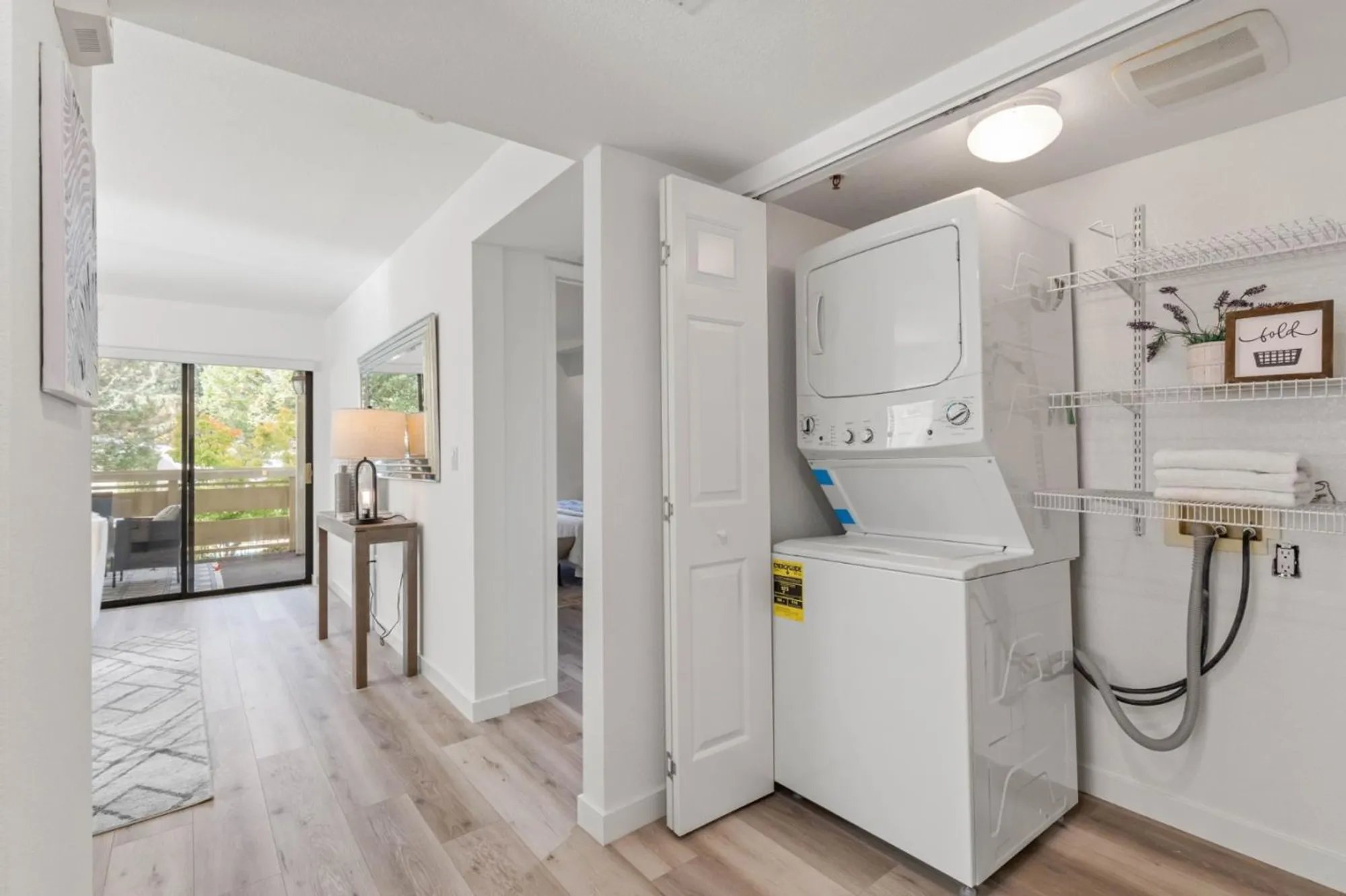 Property Slideshow image 17 of 37 | 576 w parr ave 1, Los Gatos, CA, 95032