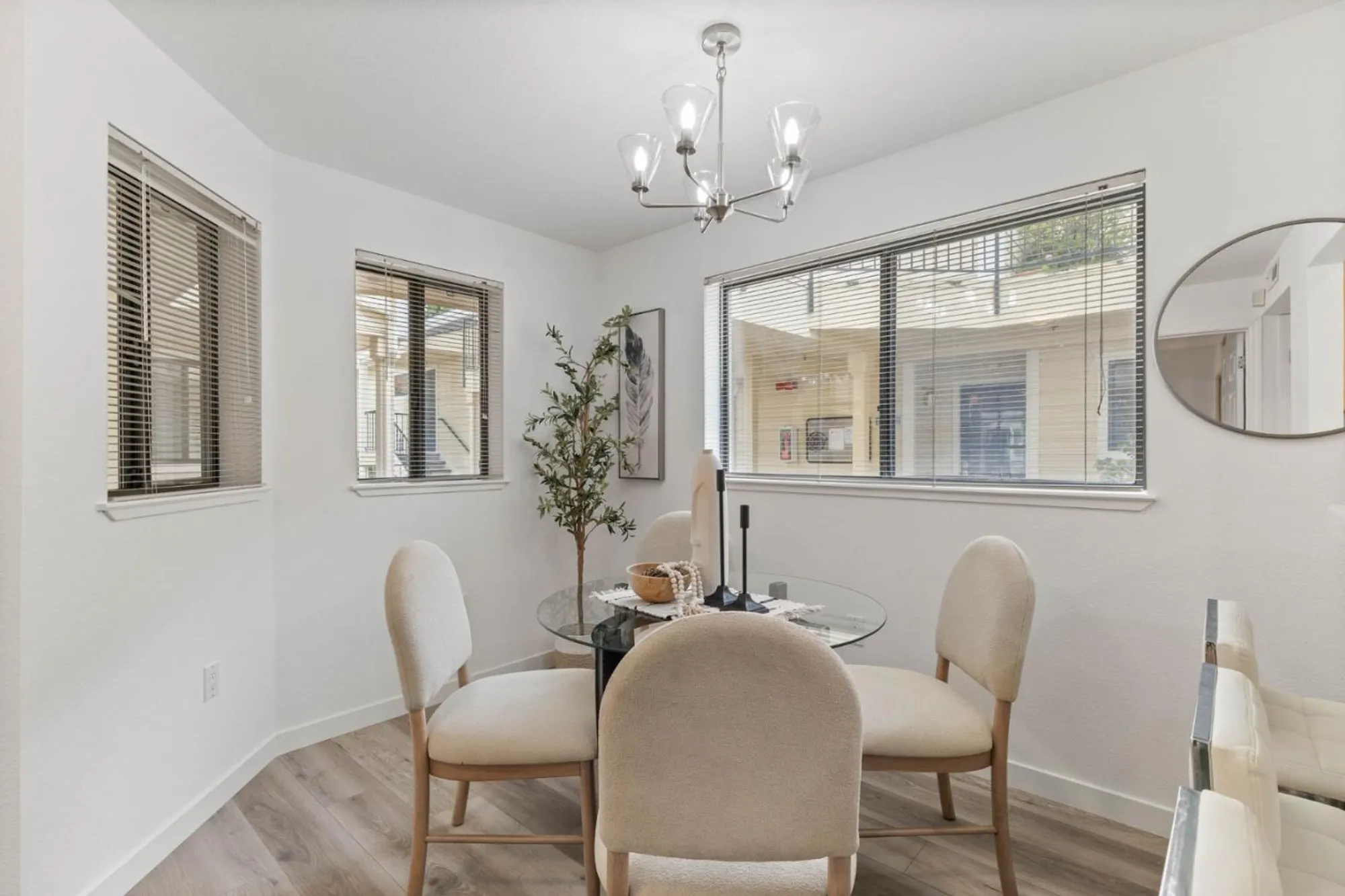 Property Slideshow image 2 of 37 | 576 w parr ave 1, Los Gatos, CA, 95032