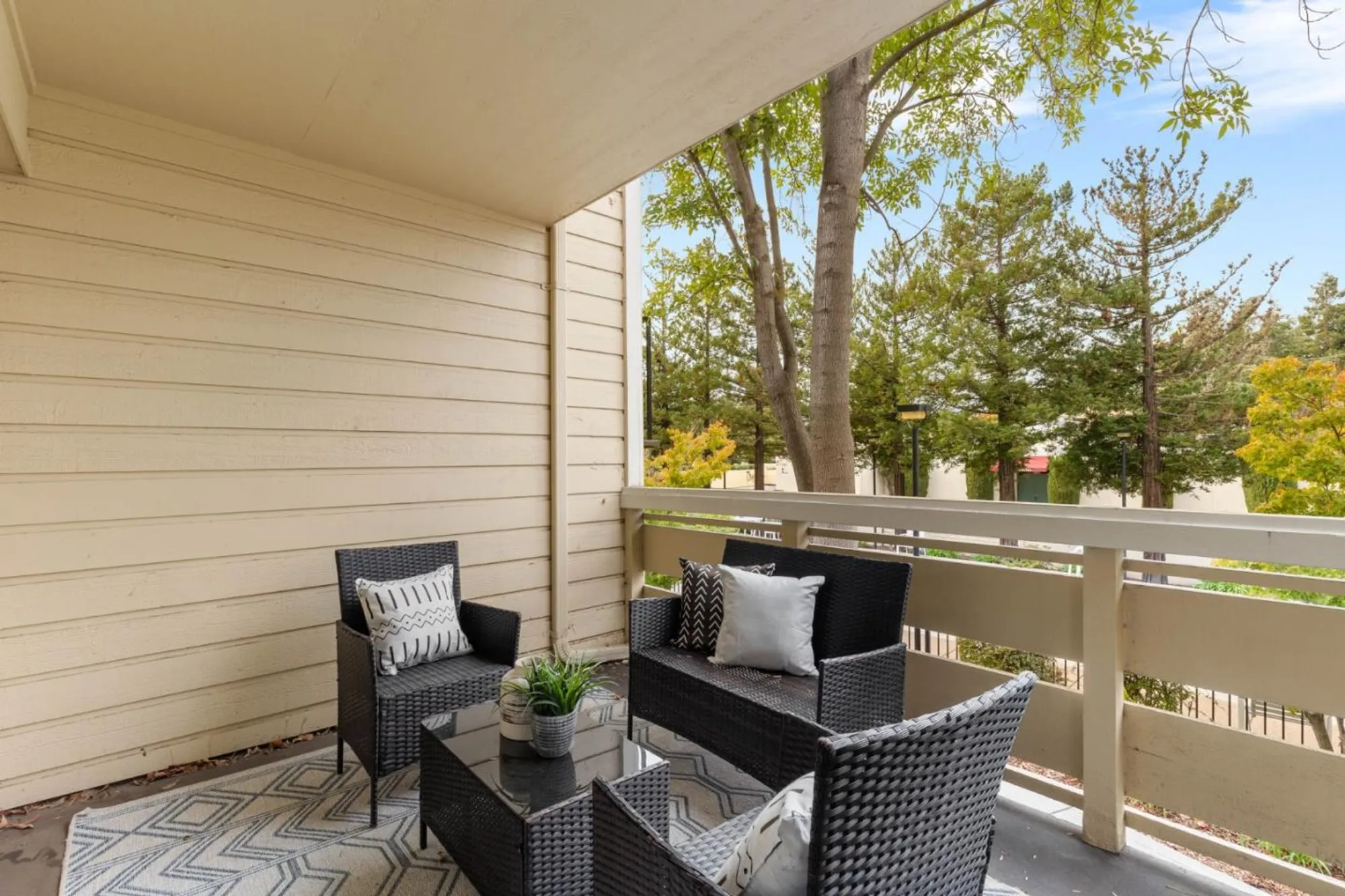 Property Slideshow image 20 of 37 | 576 w parr ave 1, Los Gatos, CA, 95032