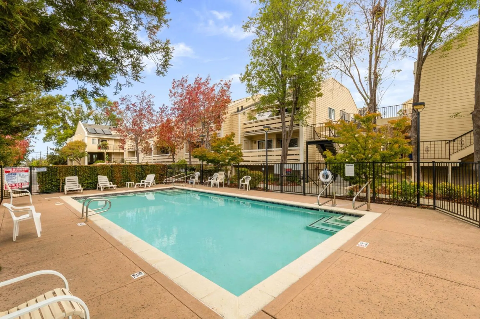 Property Slideshow image 27 of 37 | 576 w parr ave 1, Los Gatos, CA, 95032