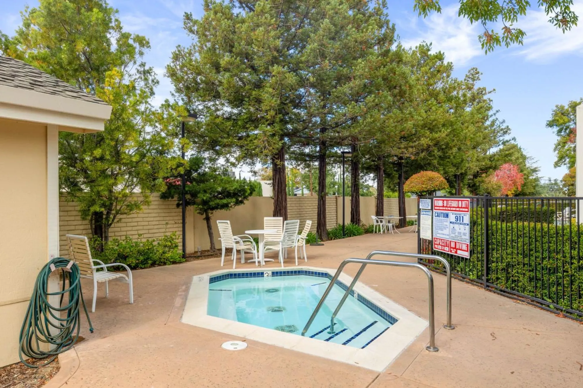 Property Slideshow image 28 of 37 | 576 w parr ave 1, Los Gatos, CA, 95032