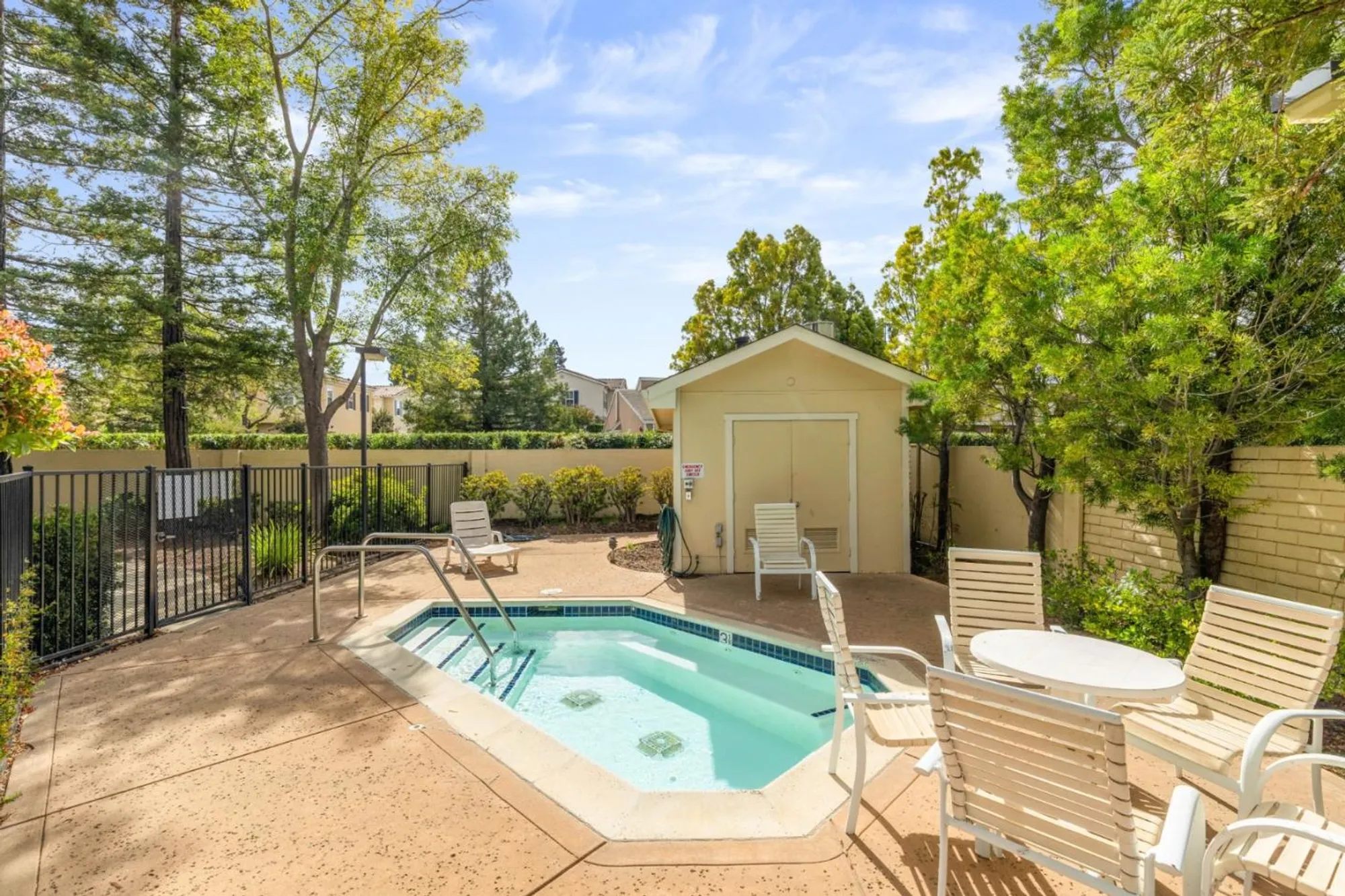 Property Slideshow image 29 of 37 | 576 w parr ave 1, Los Gatos, CA, 95032