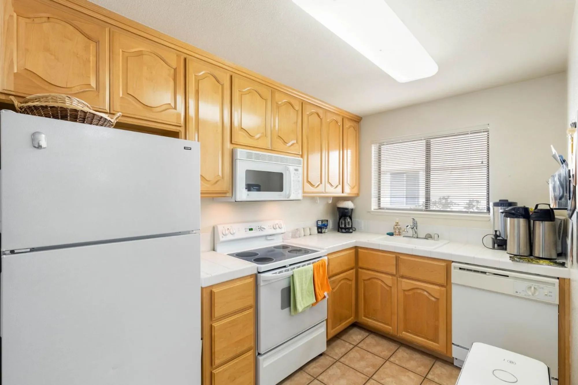 Property Slideshow image 34 of 37 | 576 w parr ave 1, Los Gatos, CA, 95032