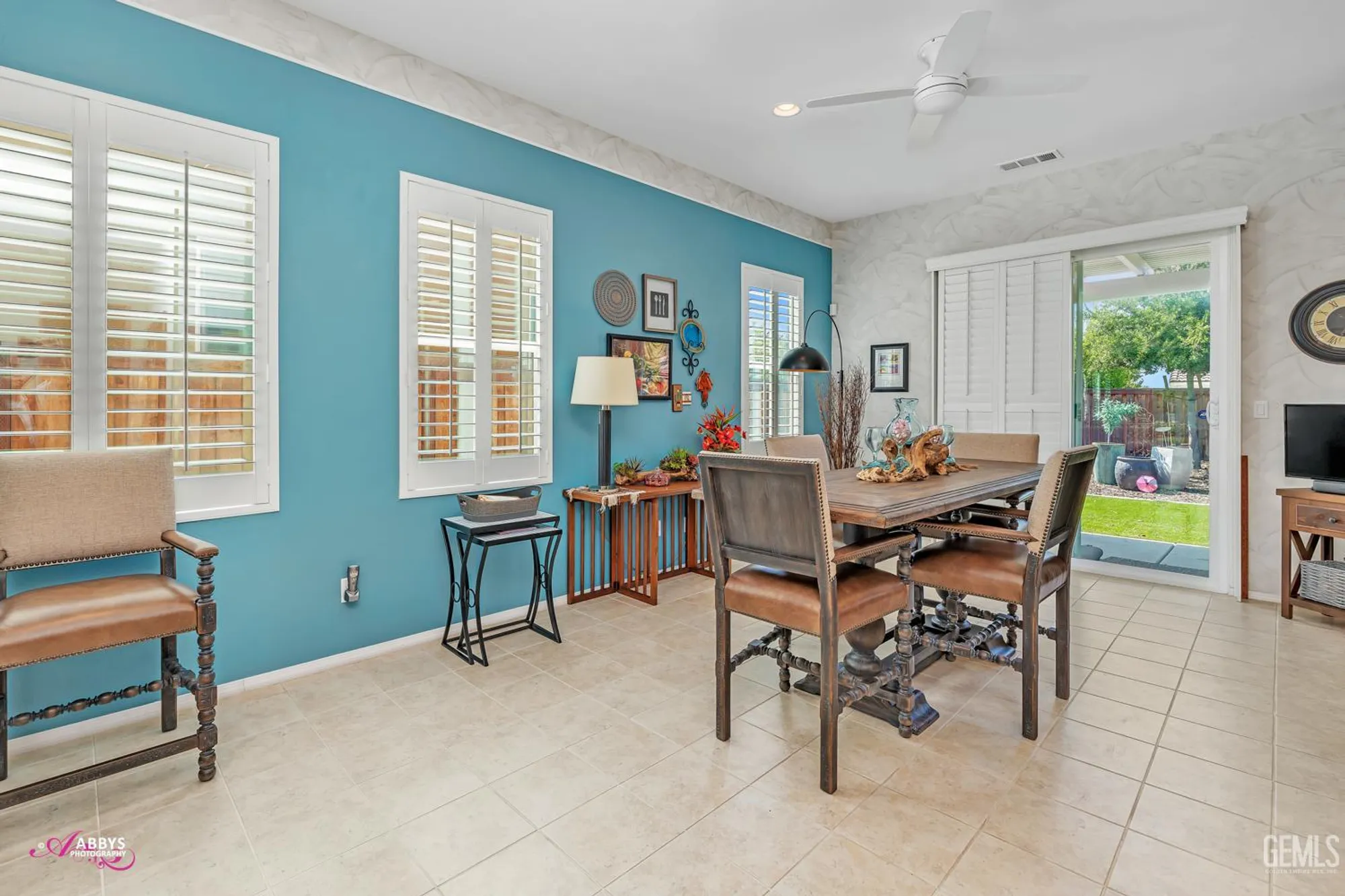 Property Slideshow image 10 of 50 | 9803 petersburg pl, Bakersfield, CA, 93306