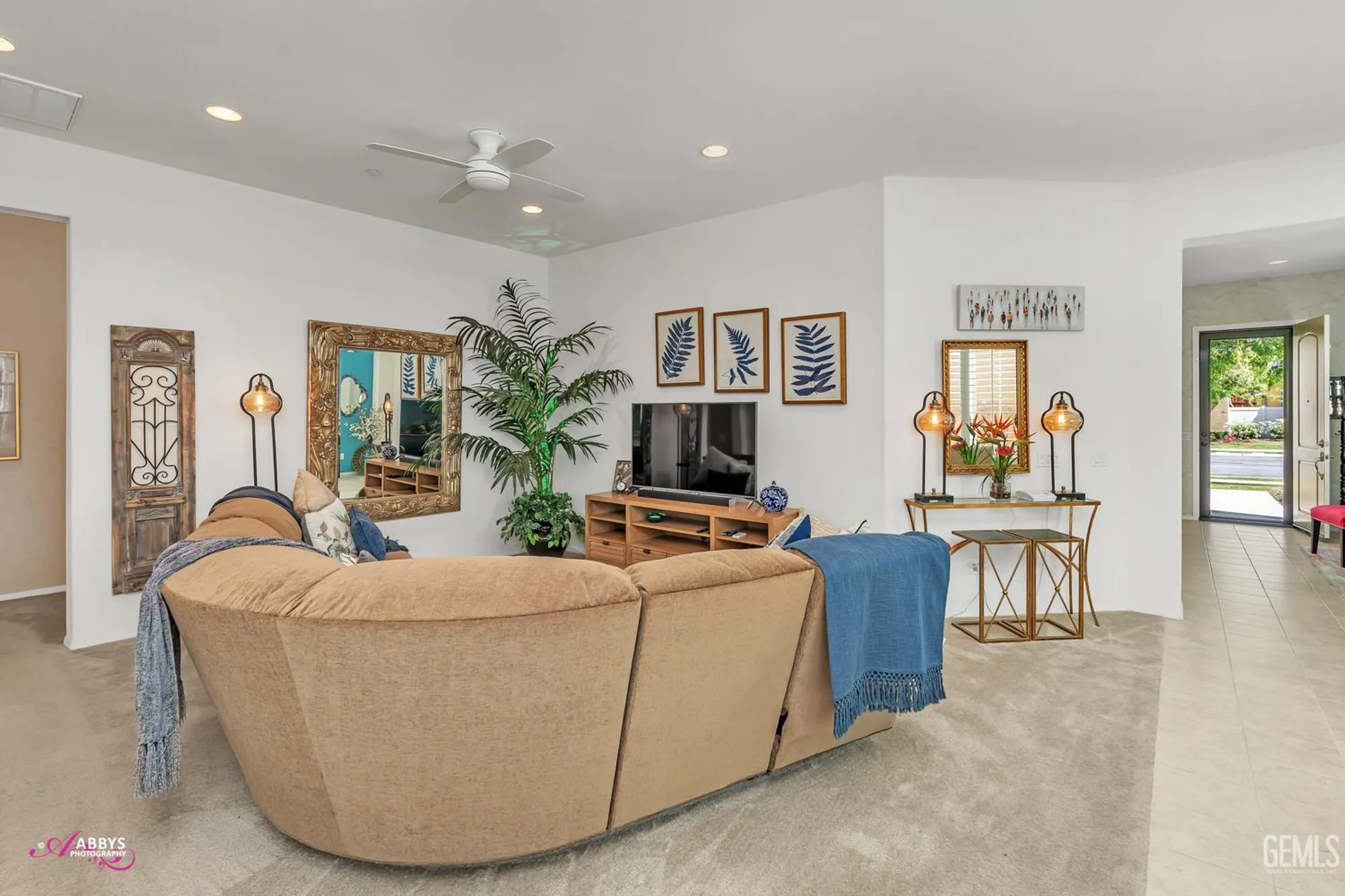 Property Slideshow image 7 of 50 | 9803 petersburg pl, Bakersfield, CA, 93306