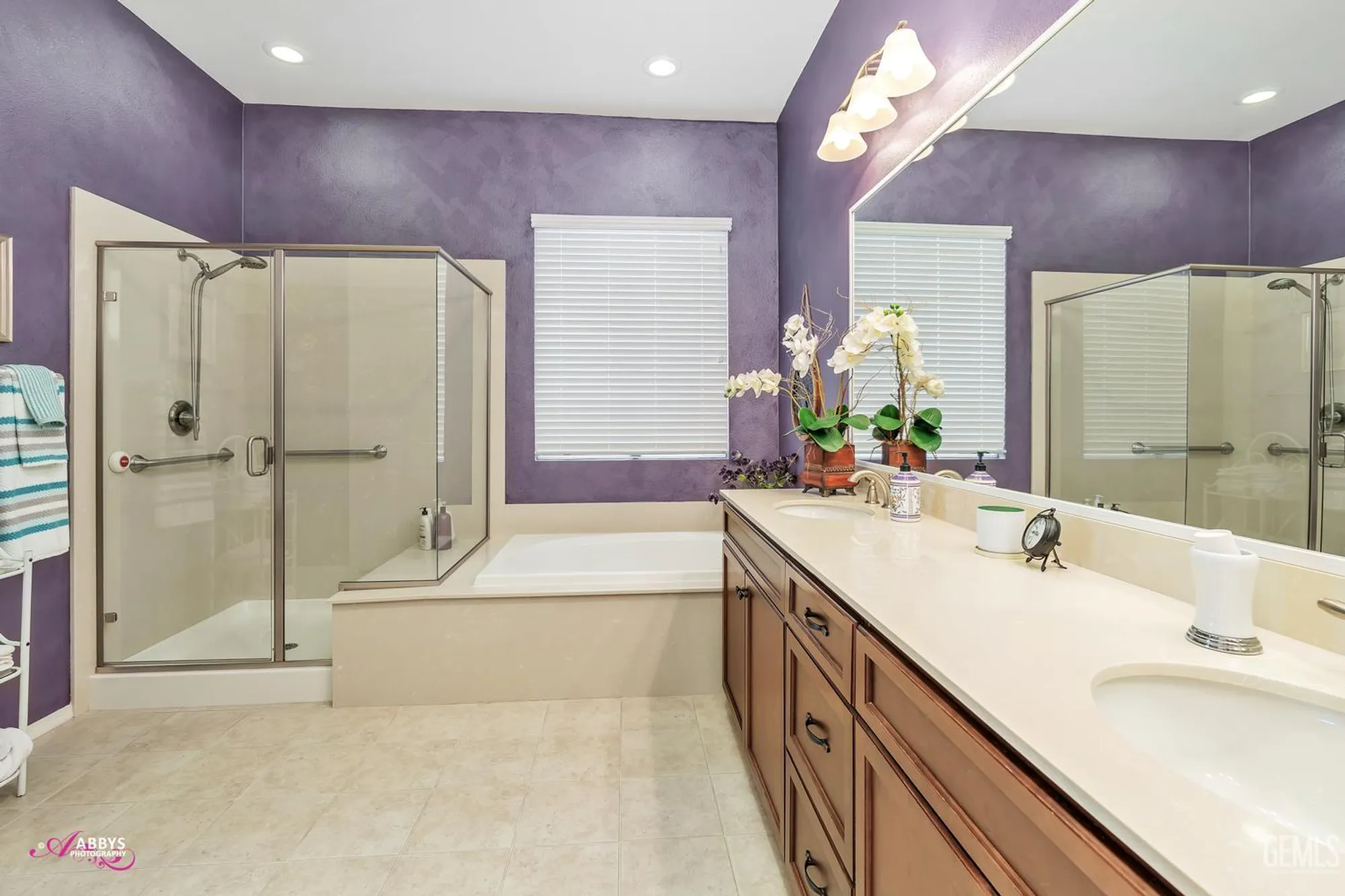 Property Slideshow image 18 of 50 | 9803 petersburg pl, Bakersfield, CA, 93306