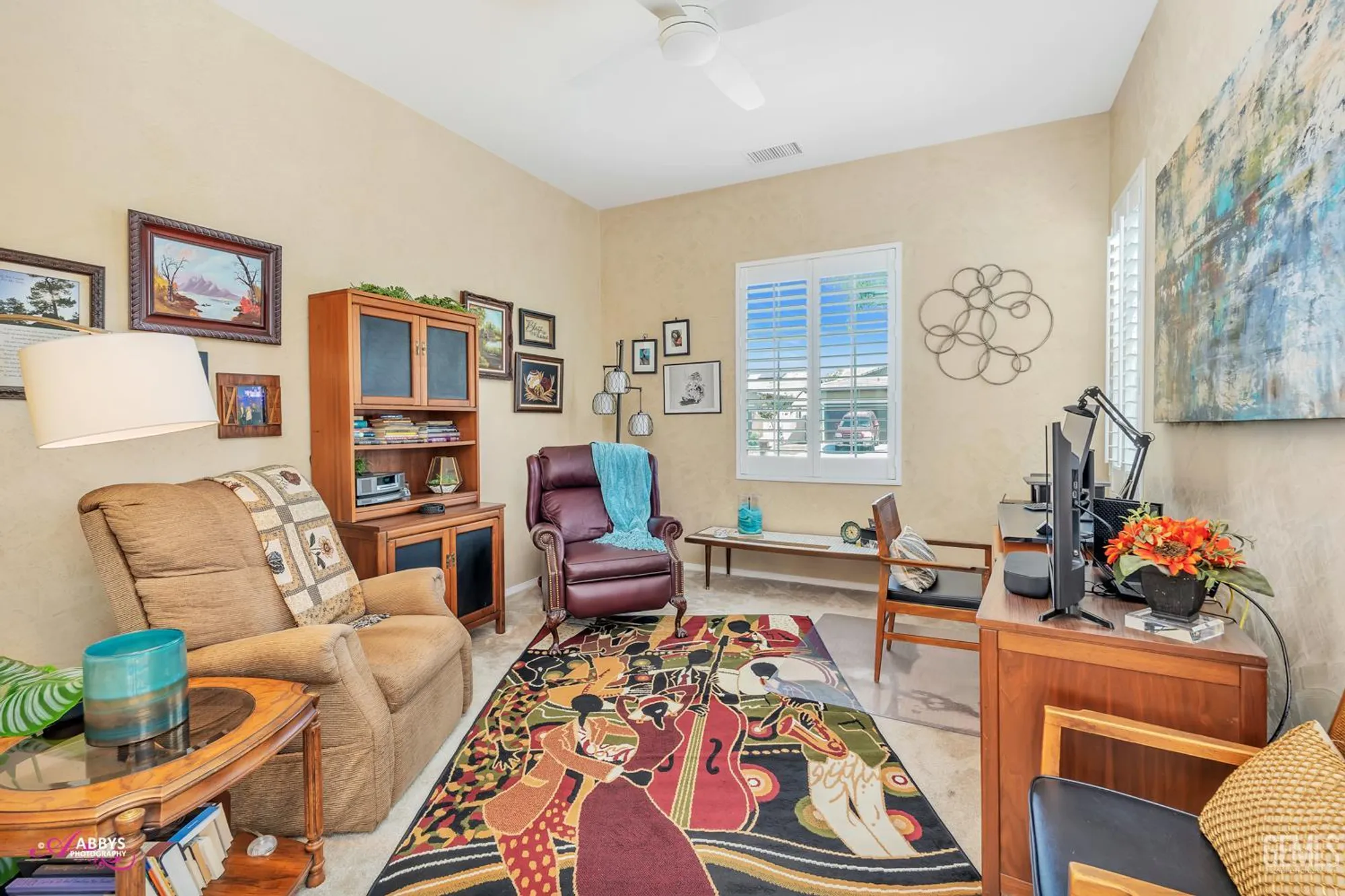 Property Slideshow image 6 of 50 | 9803 petersburg pl, Bakersfield, CA, 93306