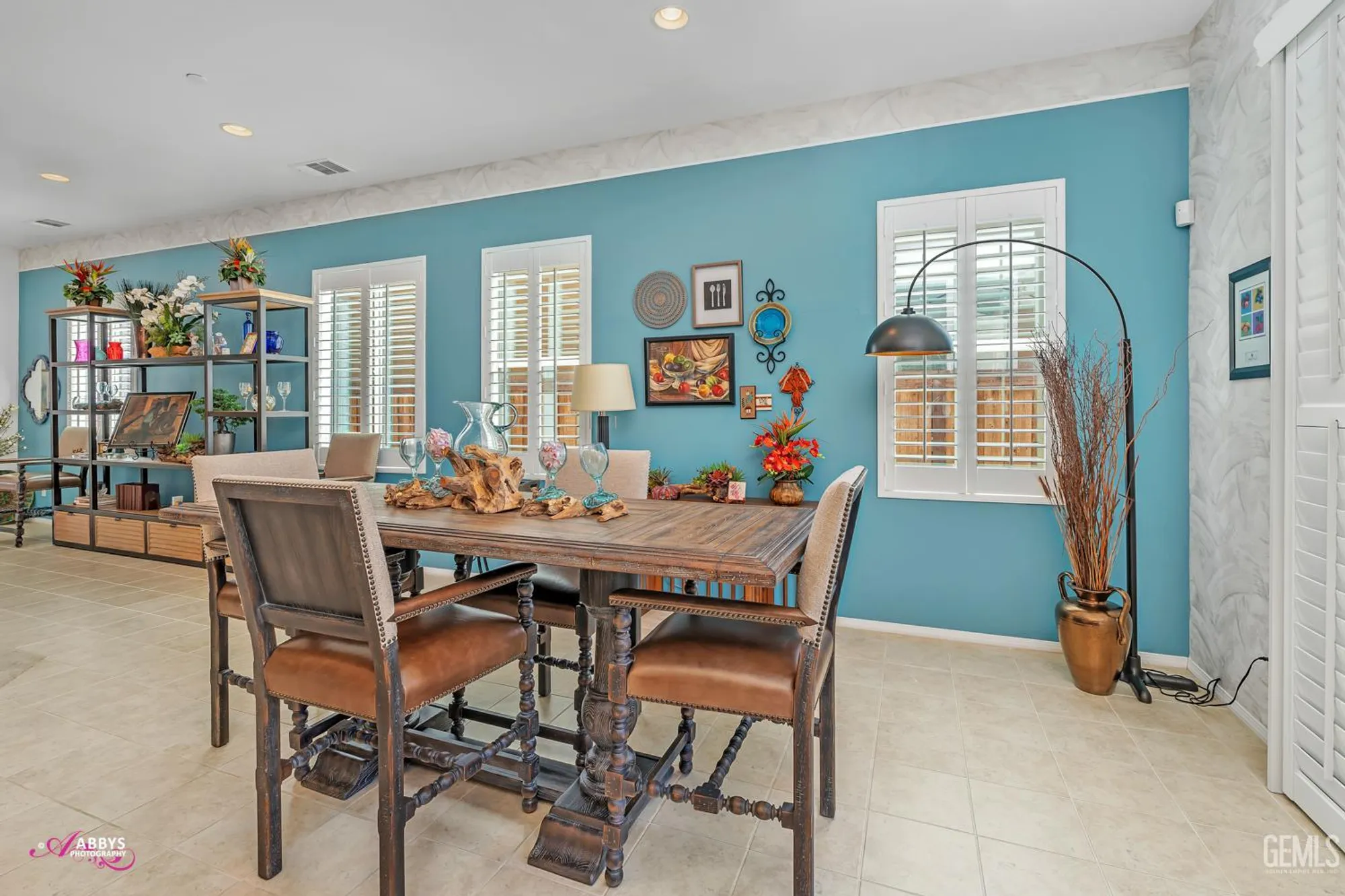 Property Slideshow image 11 of 50 | 9803 petersburg pl, Bakersfield, CA, 93306