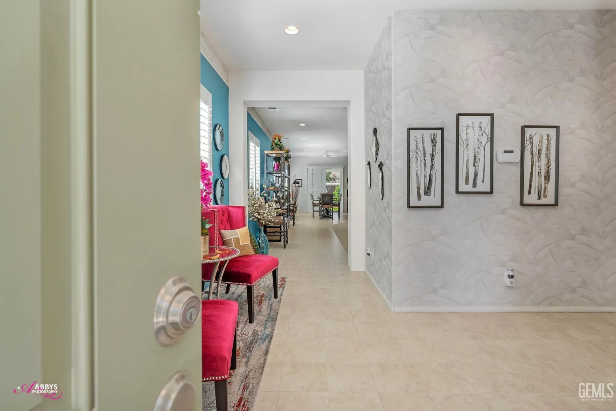 Property Slideshow image 4 of 50 | 9803 petersburg pl, Bakersfield, CA, 93306