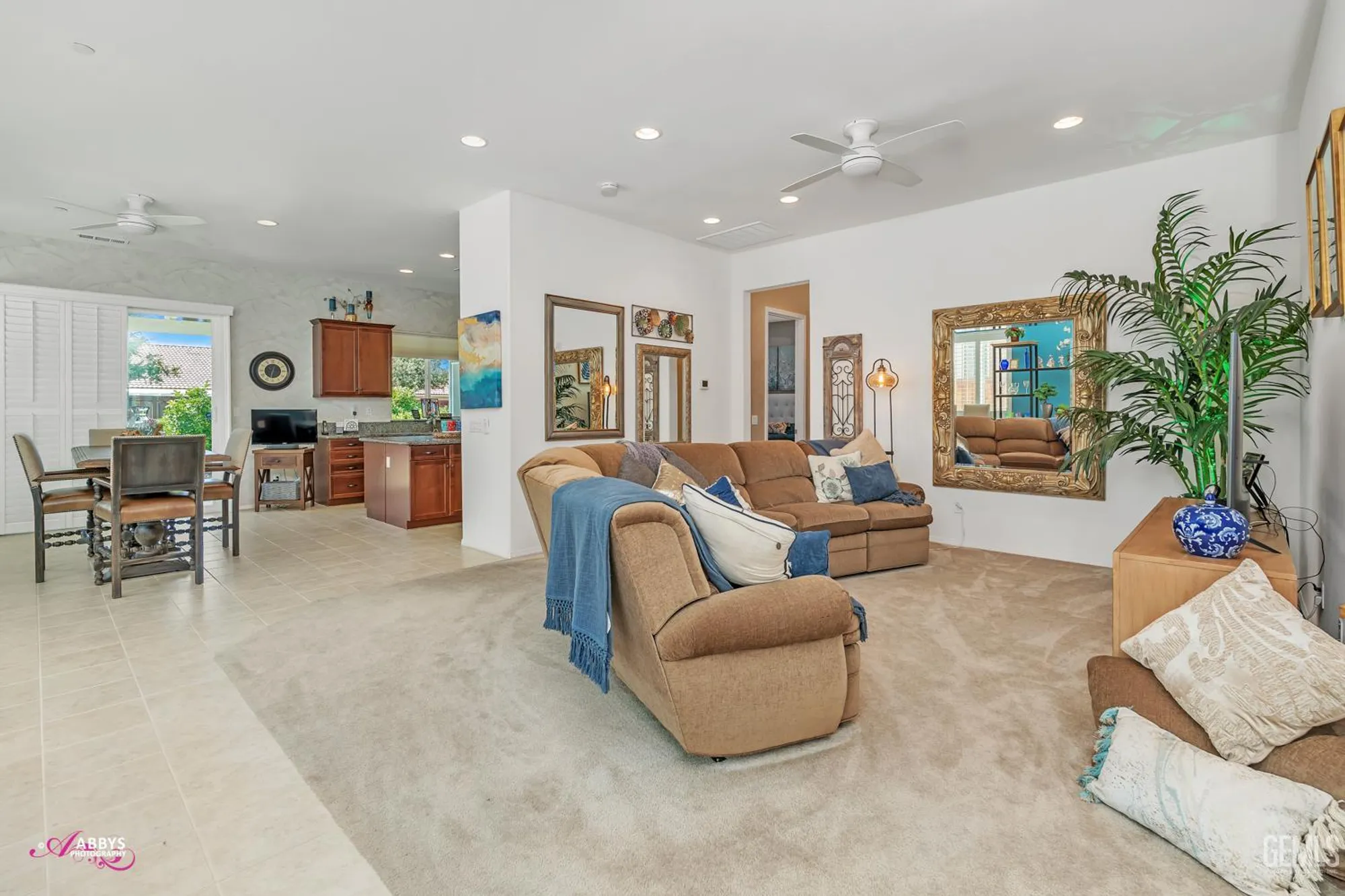 Property Slideshow image 8 of 50 | 9803 petersburg pl, Bakersfield, CA, 93306