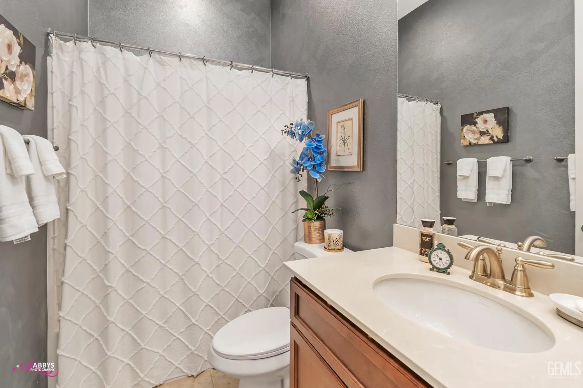 Property Slideshow image 20 of 50 | 9803 petersburg pl, Bakersfield, CA, 93306