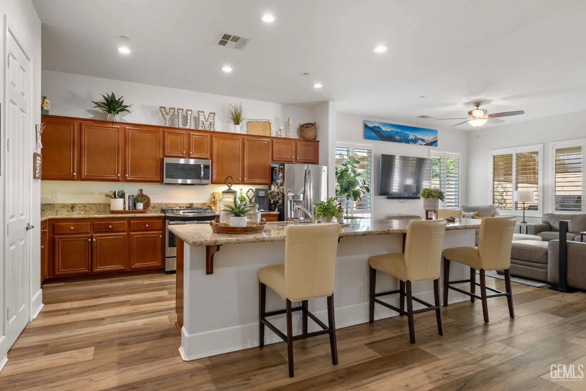 Property Slideshow image 14 of 55 | 9700 kingsport pl, Bakersfield, CA, 93306