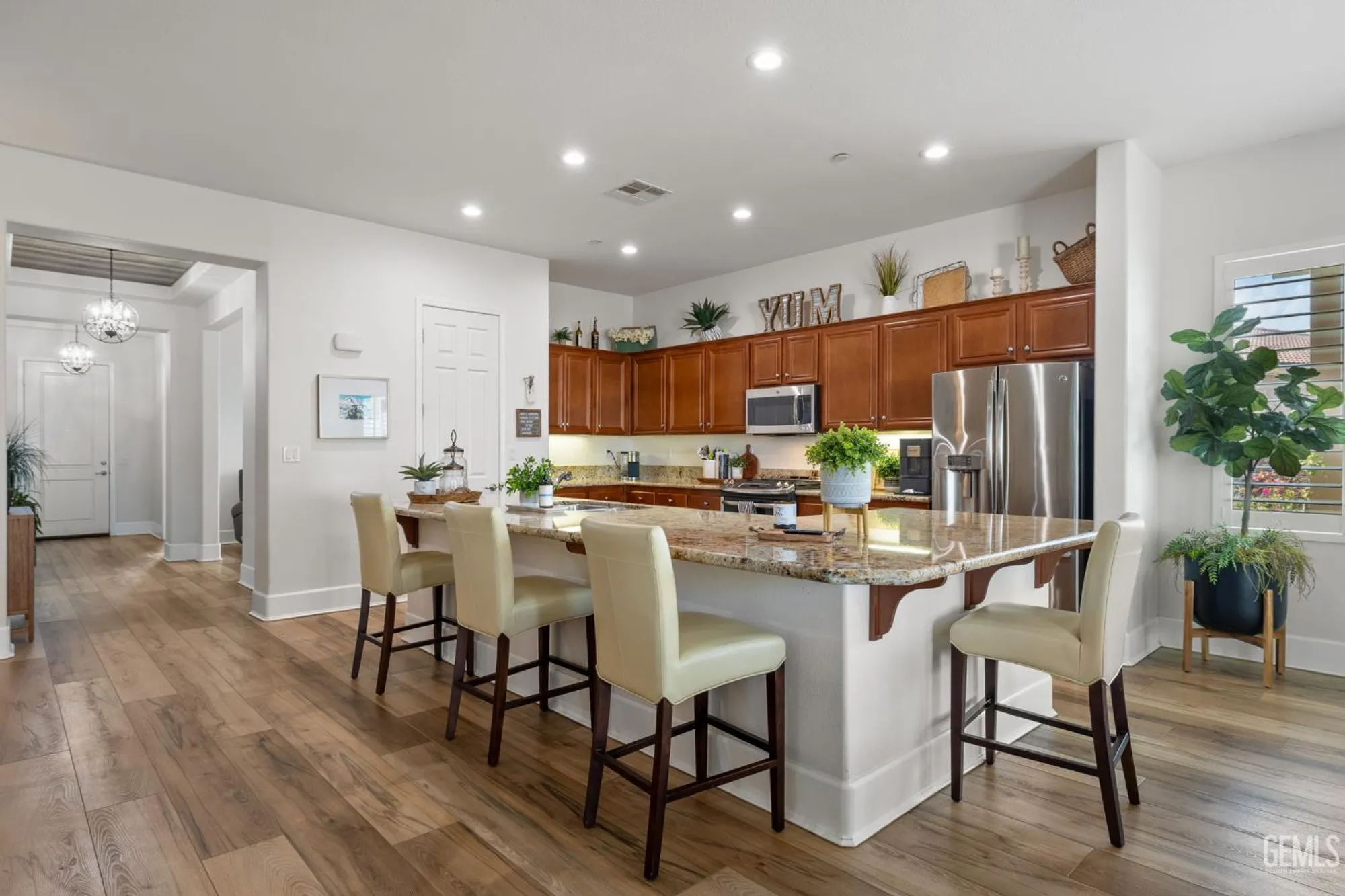 Property Slideshow image 15 of 55 | 9700 kingsport pl, Bakersfield, CA, 93306