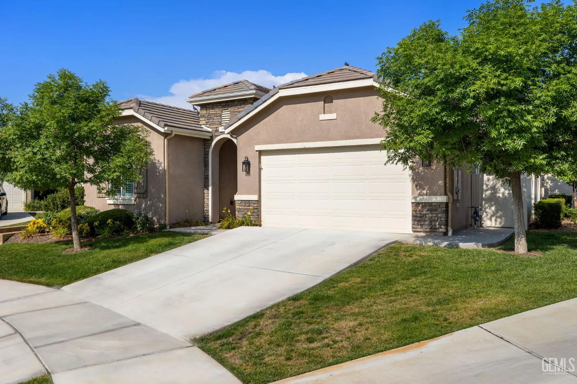 Property Slideshow image 4 of 55 | 9700 kingsport pl, Bakersfield, CA, 93306