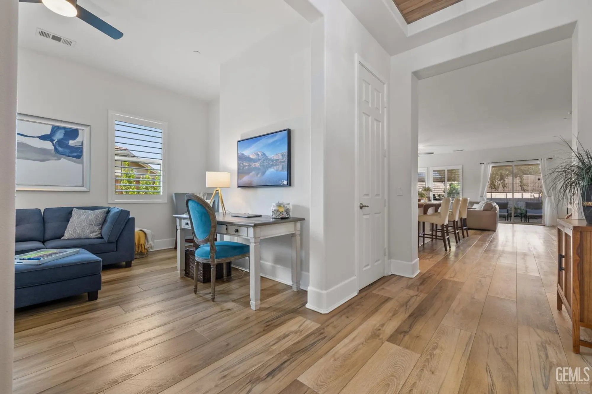 Property Slideshow image 8 of 55 | 9700 kingsport pl, Bakersfield, CA, 93306