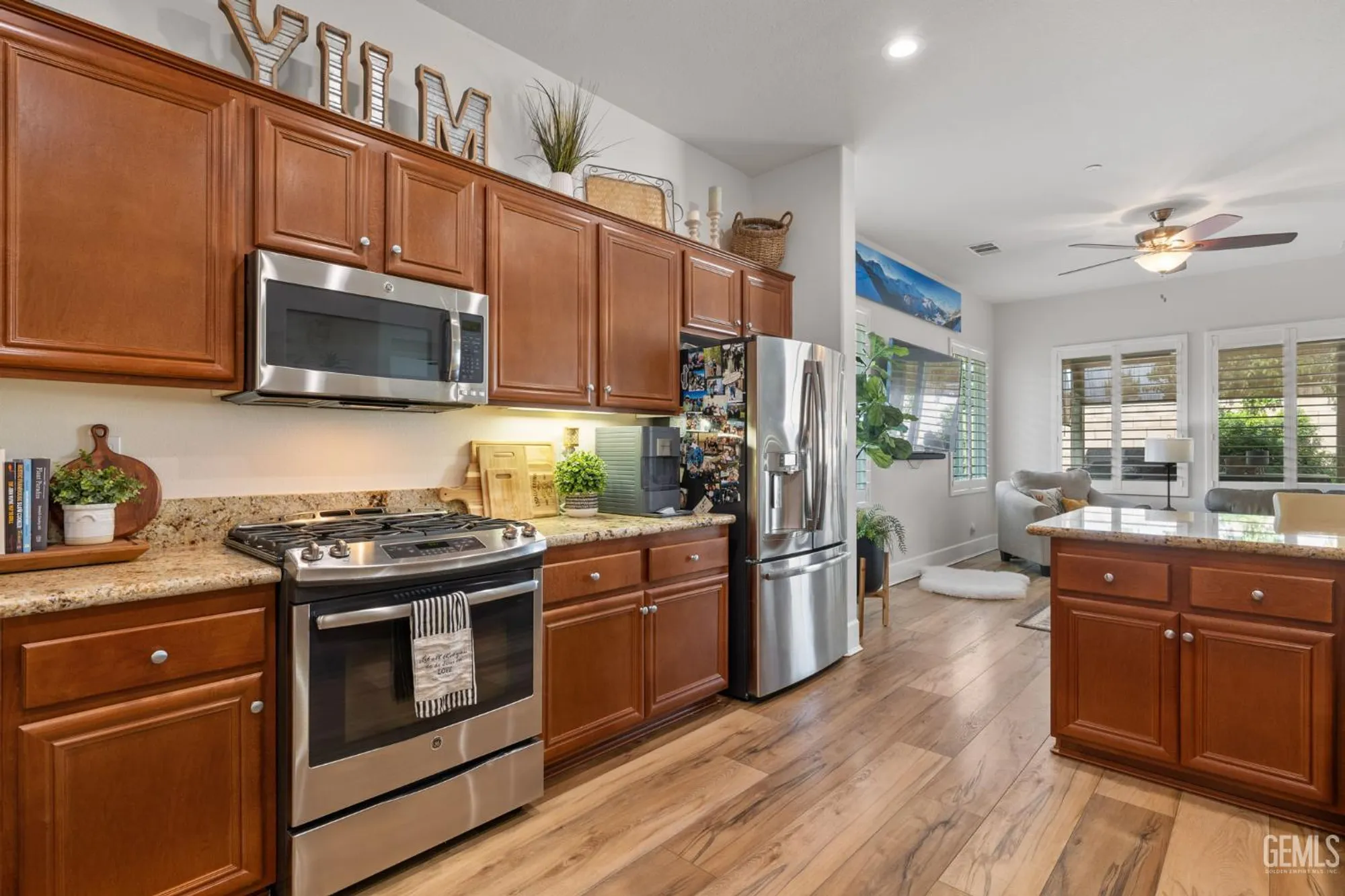 Property Slideshow image 21 of 55 | 9700 kingsport pl, Bakersfield, CA, 93306