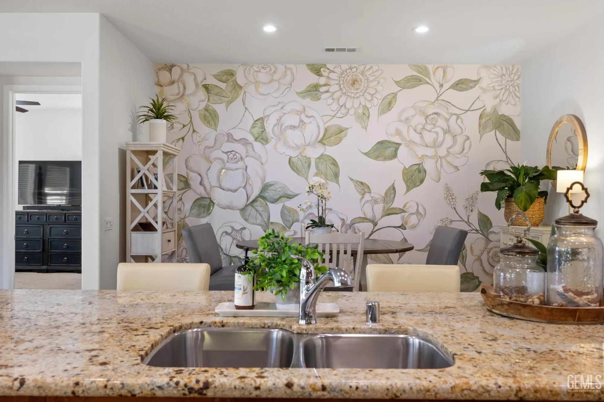 Property Slideshow image 22 of 55 | 9700 kingsport pl, Bakersfield, CA, 93306