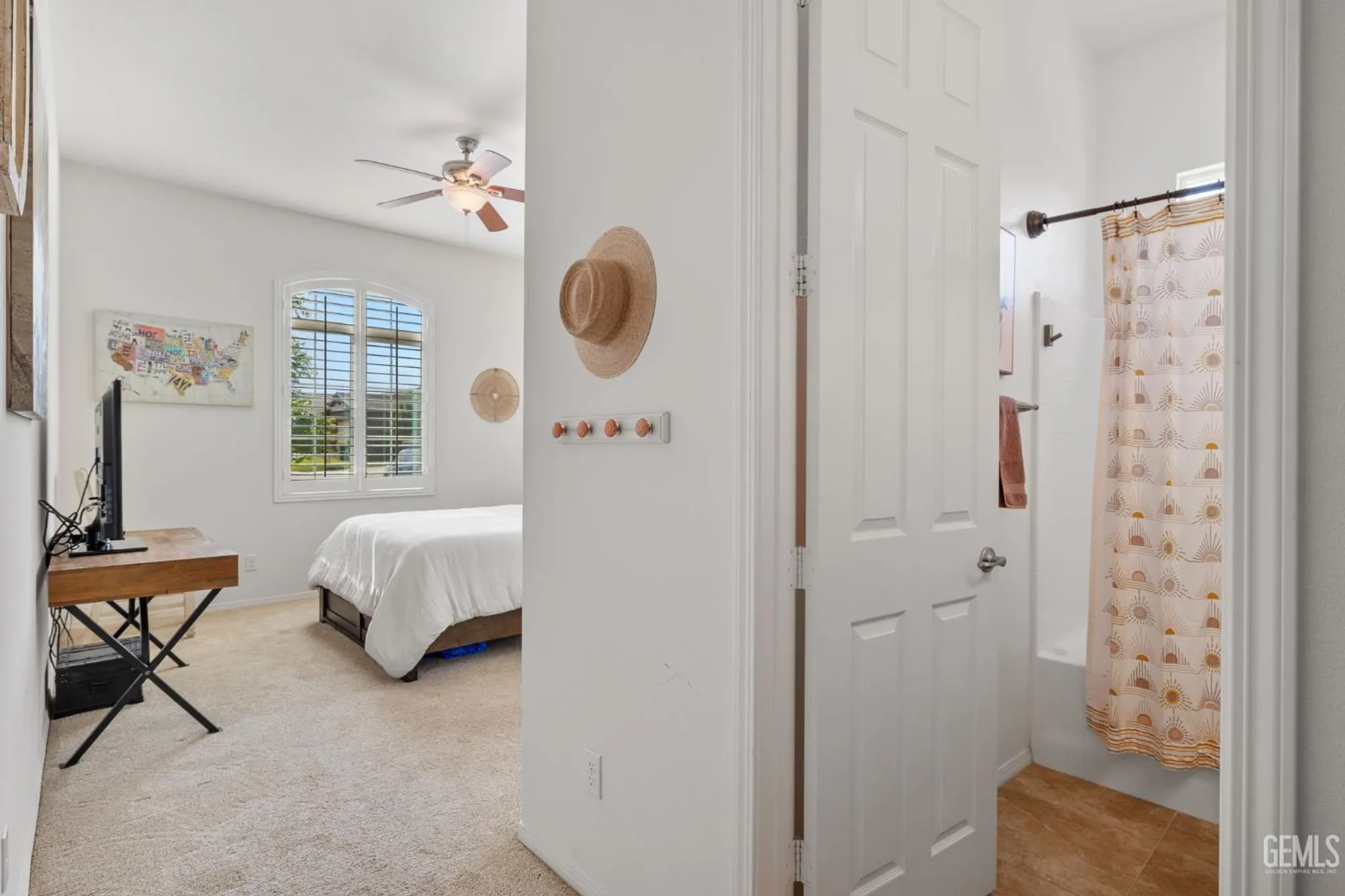 Property Slideshow image 37 of 55 | 9700 kingsport pl, Bakersfield, CA, 93306