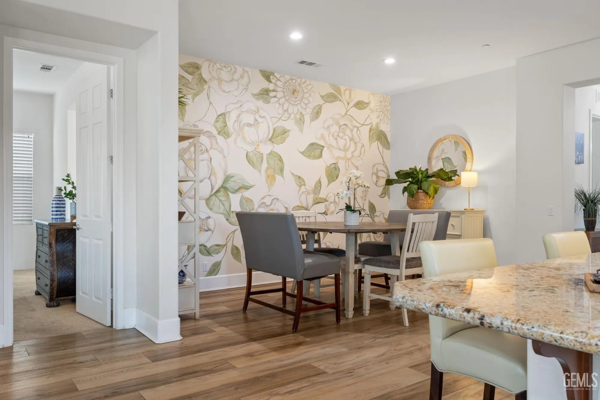 Property Slideshow image 29 of 55 | 9700 kingsport pl, Bakersfield, CA, 93306