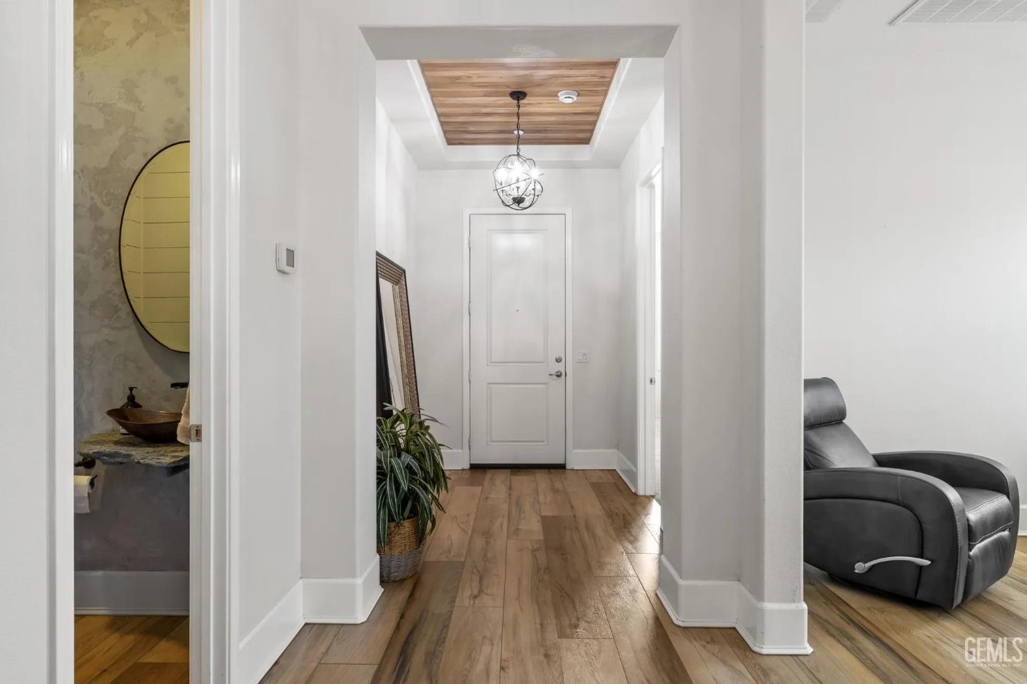 Property Slideshow image 6 of 55 | 9700 kingsport pl, Bakersfield, CA, 93306