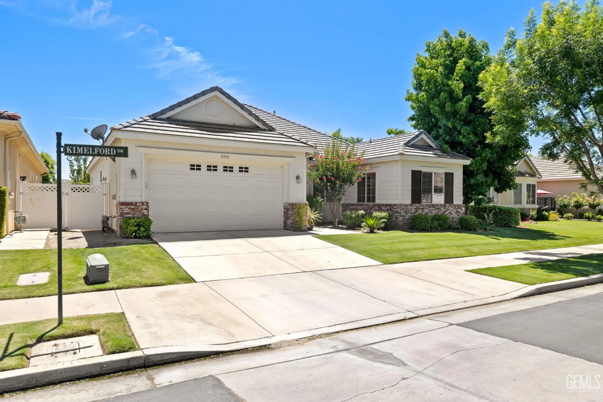 Property Slideshow image 4 of 60 | 11901 kimelford dr, Bakersfield, CA, 93312