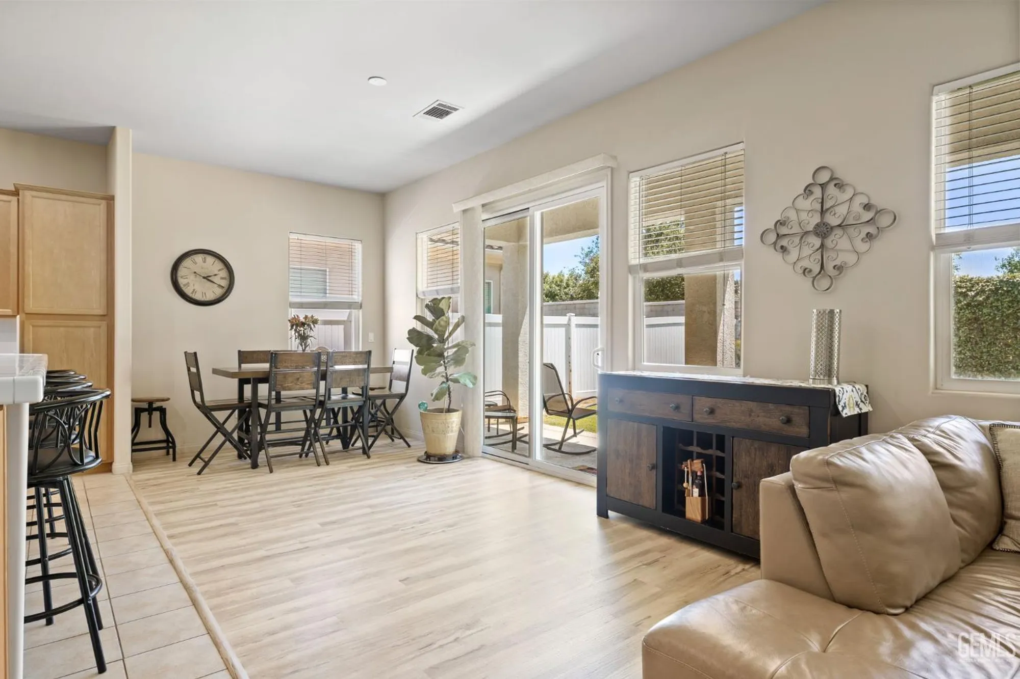 Property Slideshow image 16 of 60 | 11901 kimelford dr, Bakersfield, CA, 93312