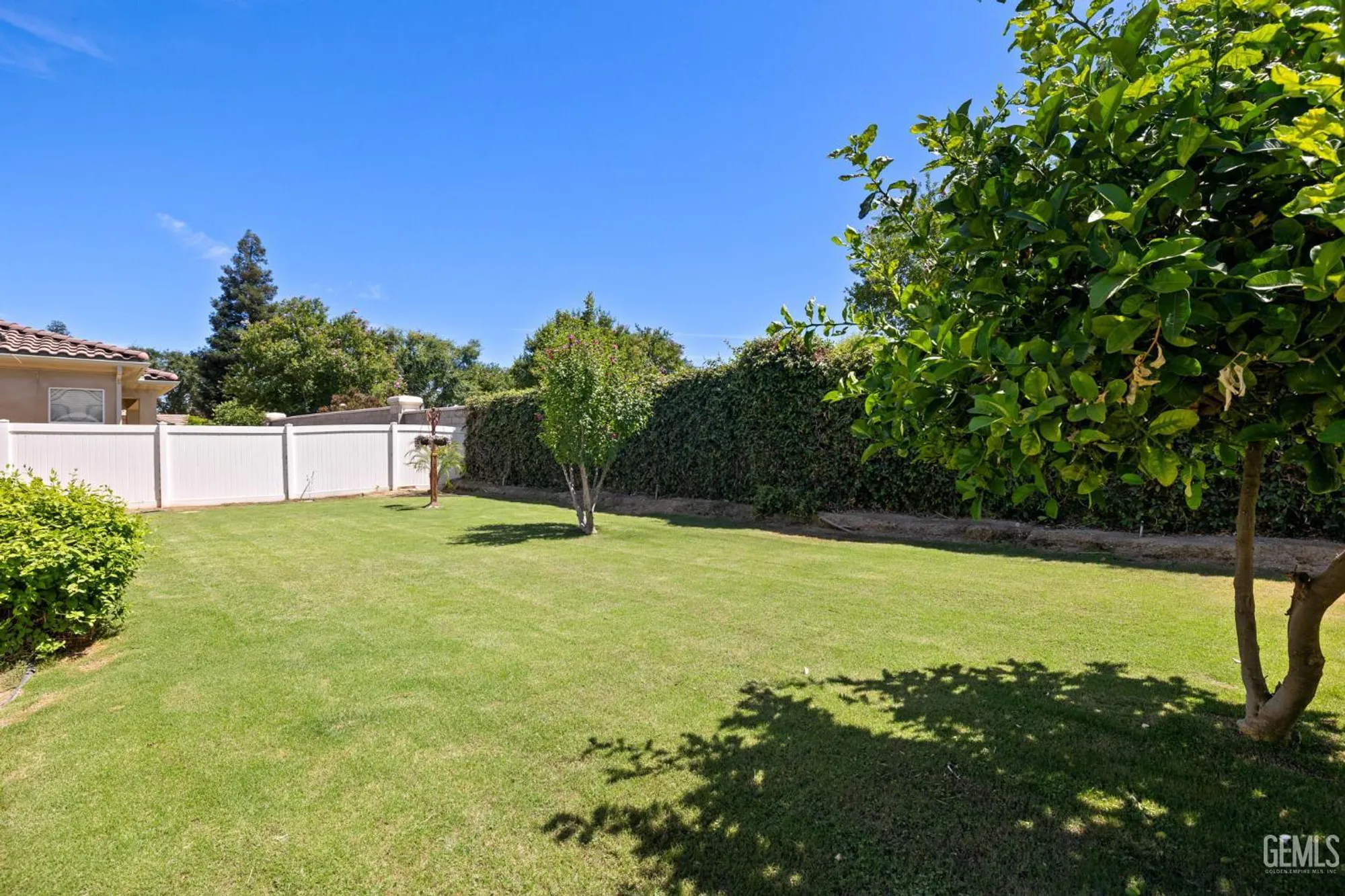 Property Slideshow image 42 of 60 | 11901 kimelford dr, Bakersfield, CA, 93312