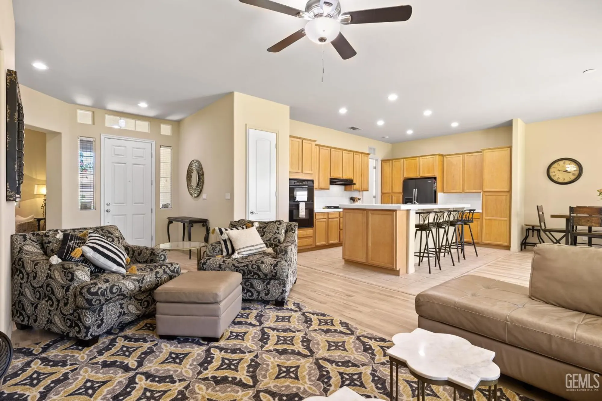 Property Slideshow image 14 of 60 | 11901 kimelford dr, Bakersfield, CA, 93312