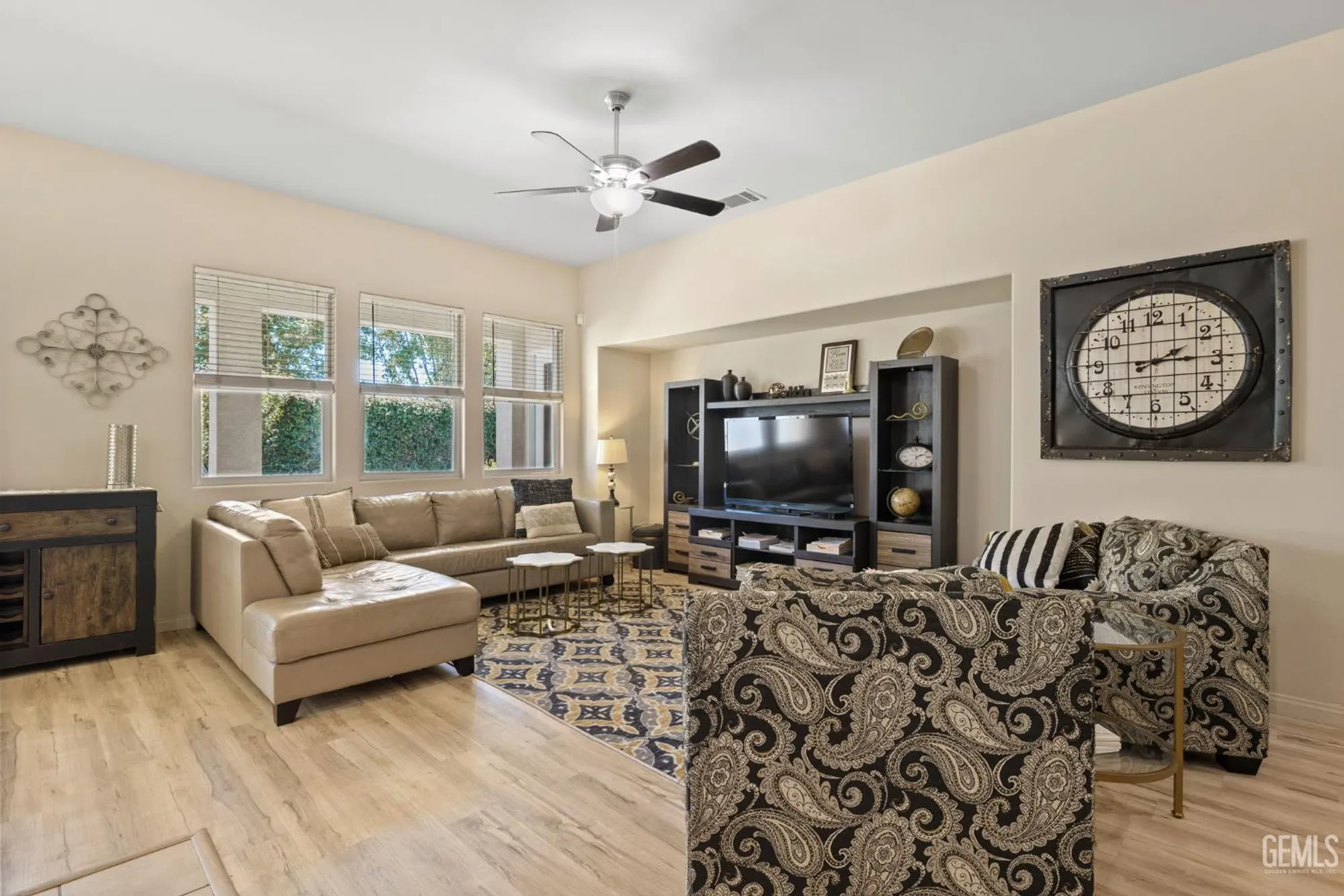 Property Slideshow image 11 of 60 | 11901 kimelford dr, Bakersfield, CA, 93312