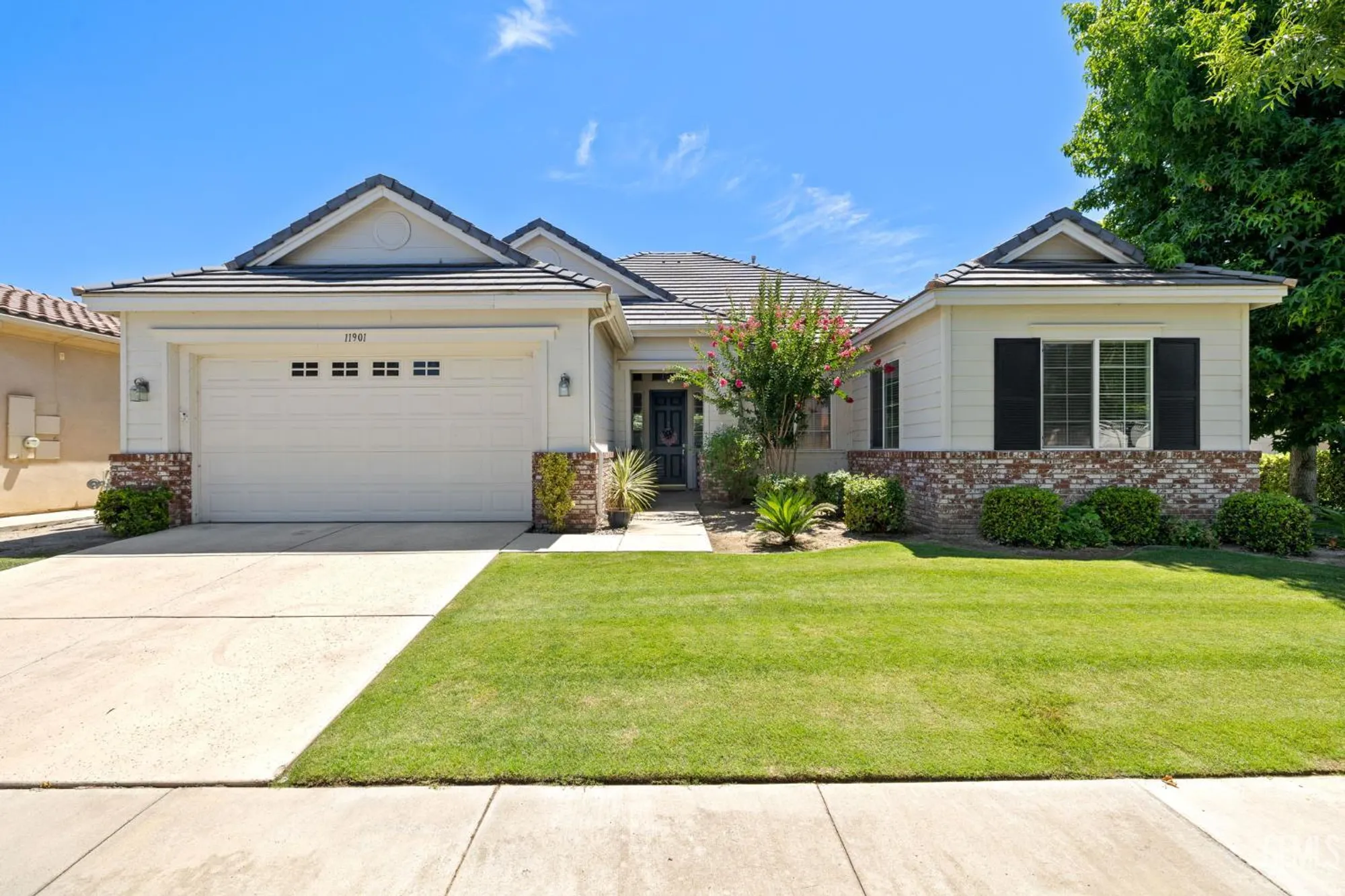 Property Slideshow image 6 of 60 | 11901 kimelford dr, Bakersfield, CA, 93312