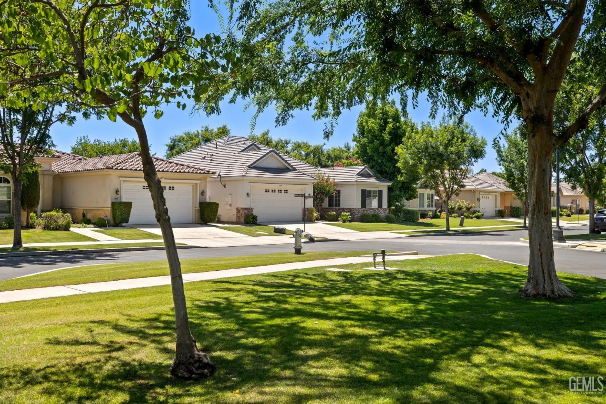 Property Slideshow image 3 of 60 | 11901 kimelford dr, Bakersfield, CA, 93312
