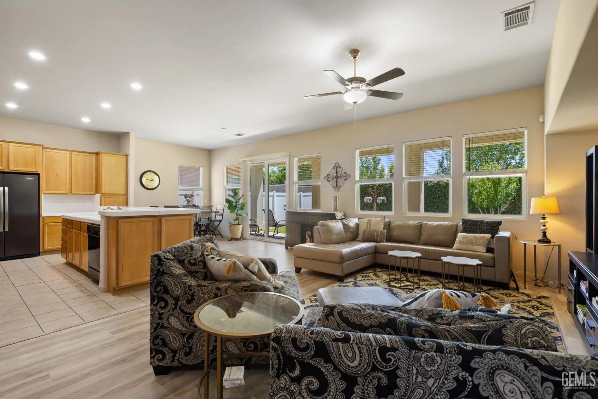 Property Slideshow image 10 of 60 | 11901 kimelford dr, Bakersfield, CA, 93312