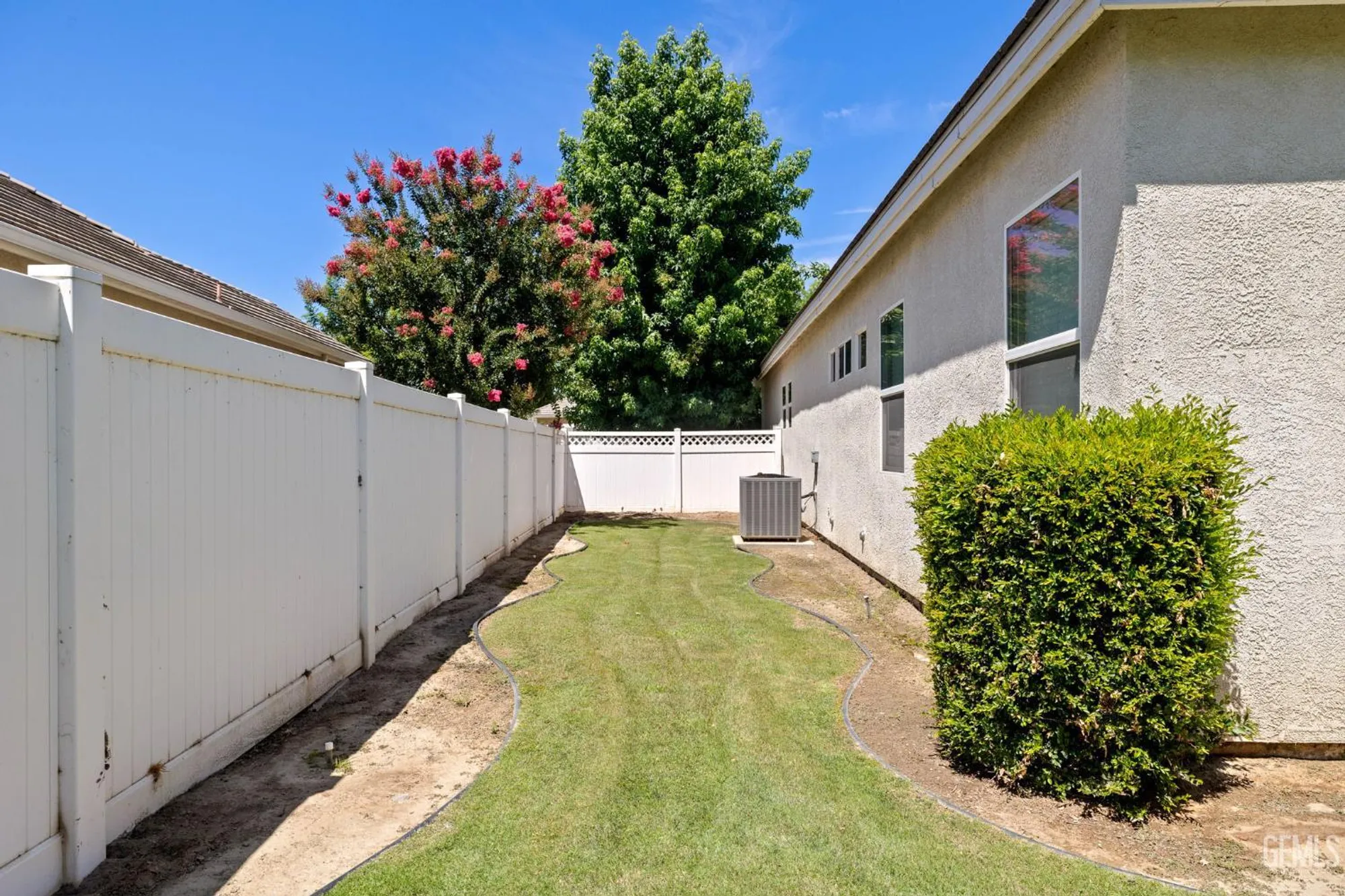 Property Slideshow image 43 of 60 | 11901 kimelford dr, Bakersfield, CA, 93312