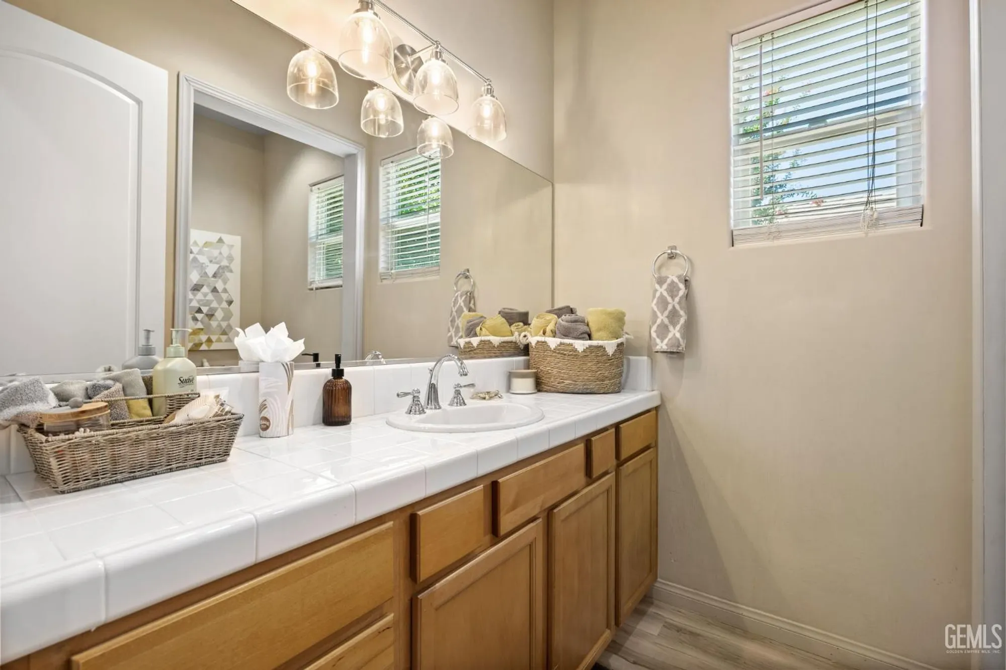 Property Slideshow image 38 of 60 | 11901 kimelford dr, Bakersfield, CA, 93312