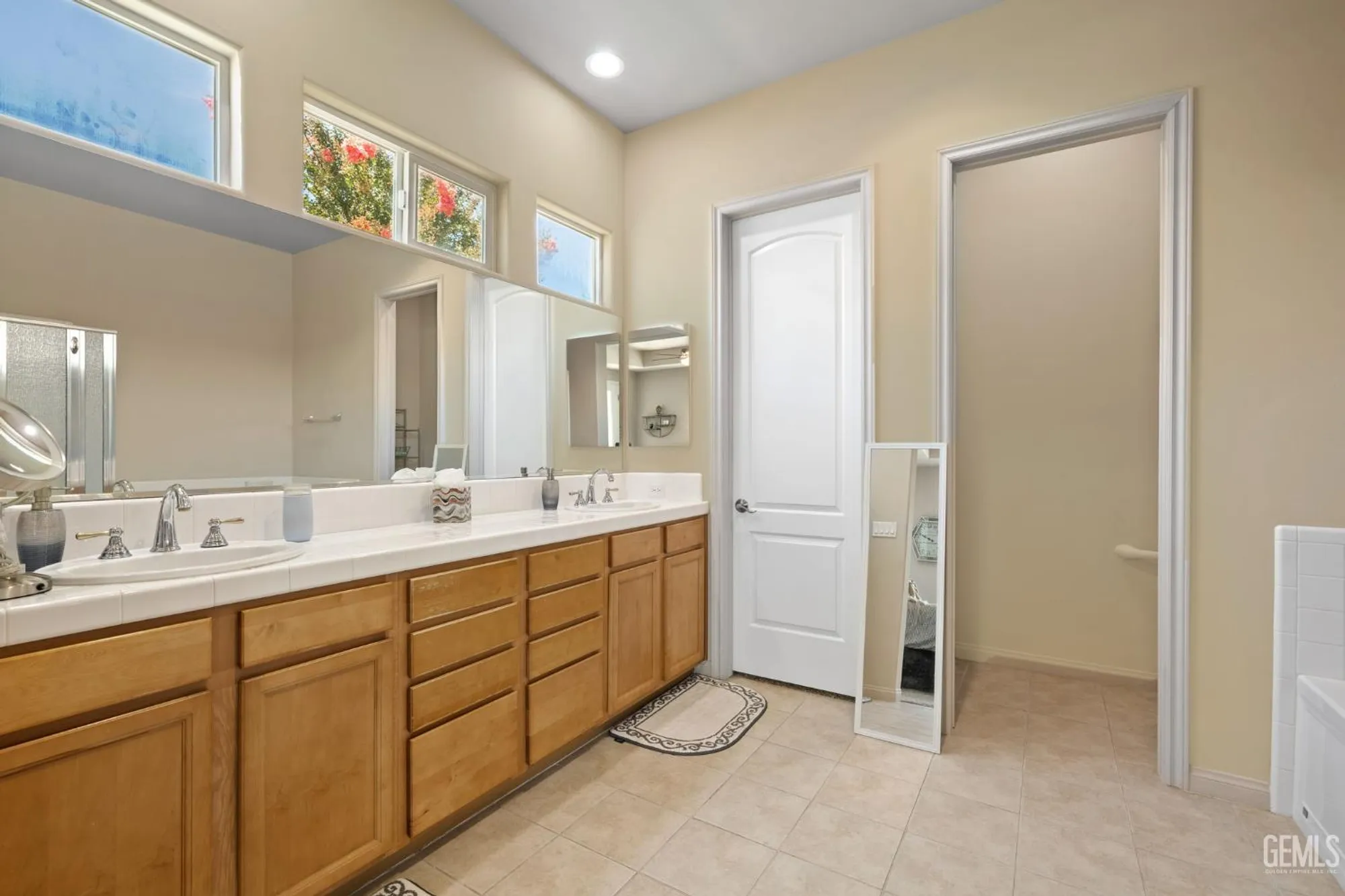 Property Slideshow image 33 of 60 | 11901 kimelford dr, Bakersfield, CA, 93312
