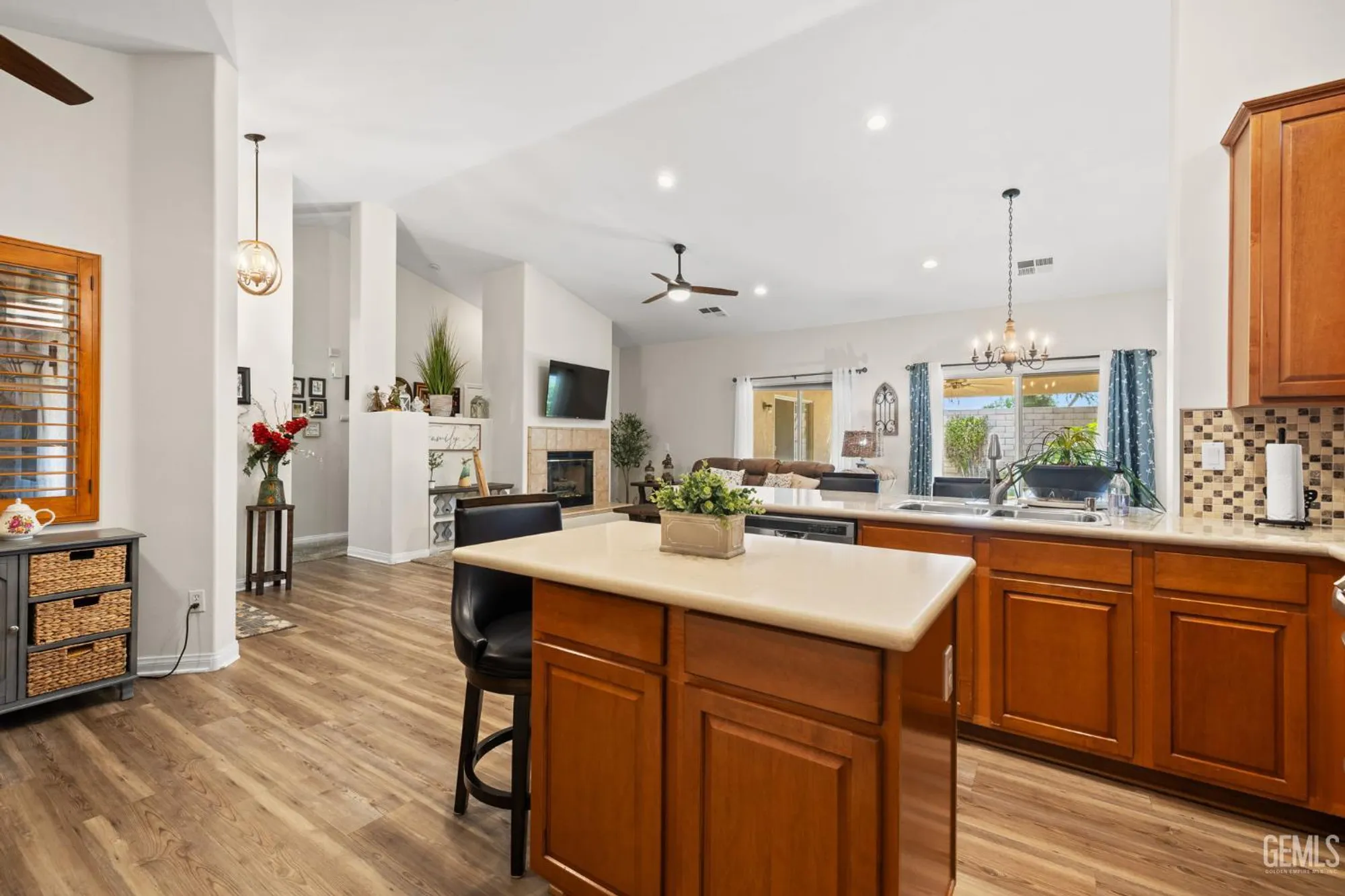 Property Slideshow image 18 of 69 | 3010 tea rose st, Bakersfield, CA, 93311