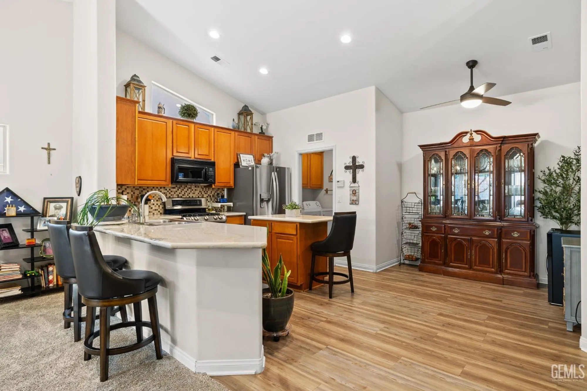 Property Slideshow image 14 of 69 | 3010 tea rose st, Bakersfield, CA, 93311